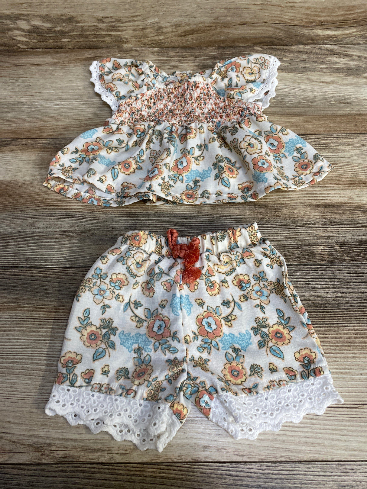 Daisy Fuentes 2pc Smocked Floral Shirt & Shorts White sz 0-3m