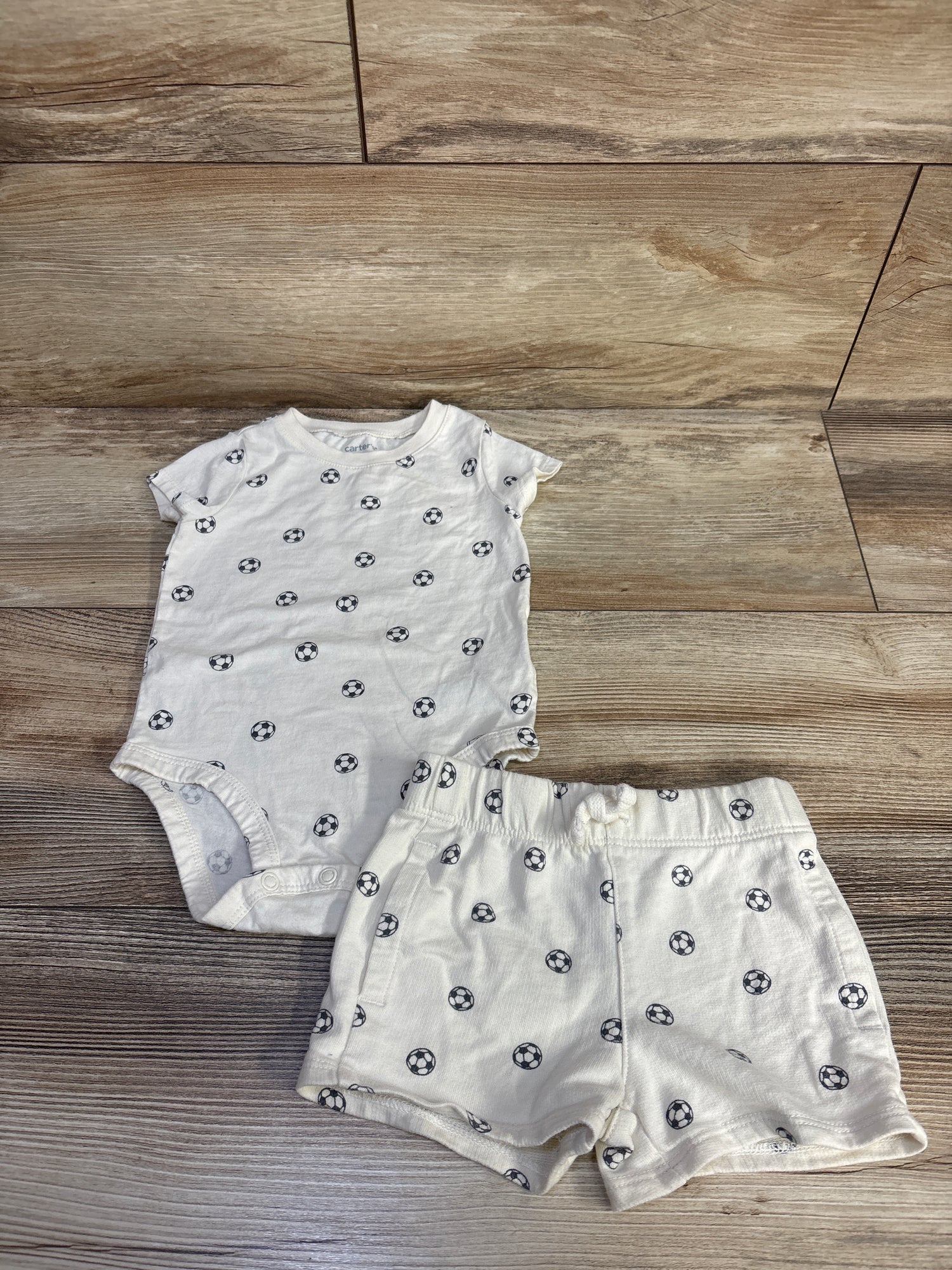 Carter's 2pc Soccer Bodysuit & Shorts Set Ivory sz 6m
