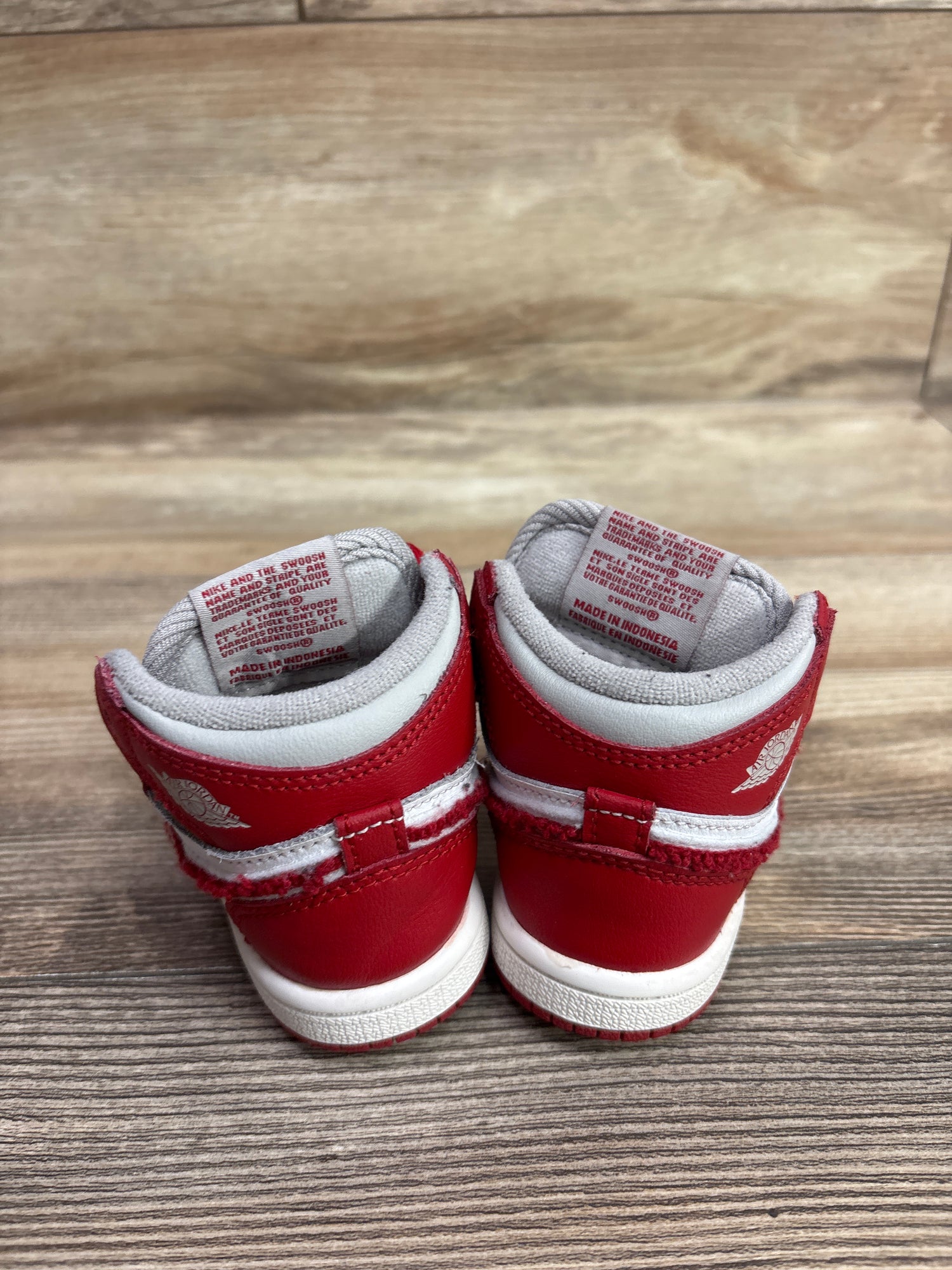 Air Jordan 1 High Retro OG 'Newstalgia Chenille' Sneakers sz 4c