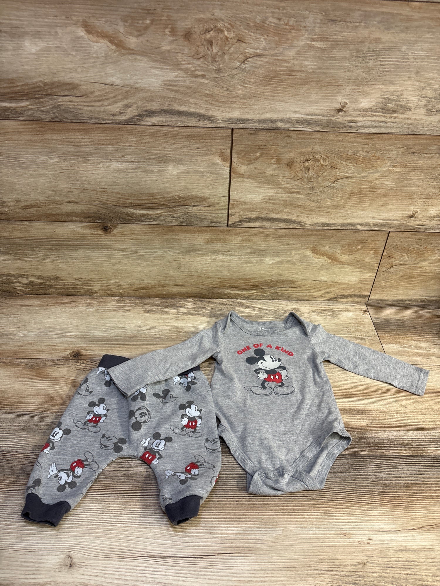 Disney Baby 2pc Mickey Mouse Long Sleeve Bodysuit & Pants Set Grey sz 6/9m