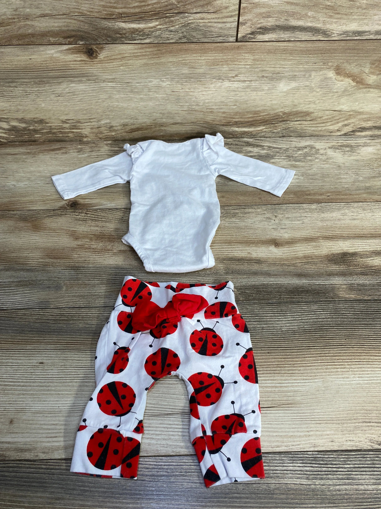 Lady Bug 2pc Bodysuit Set White sz Newborn