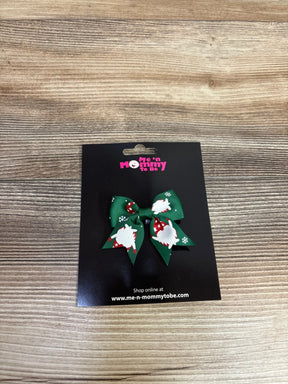 Green holiday bow with snowmen, perfect for kids' Christmas outfits