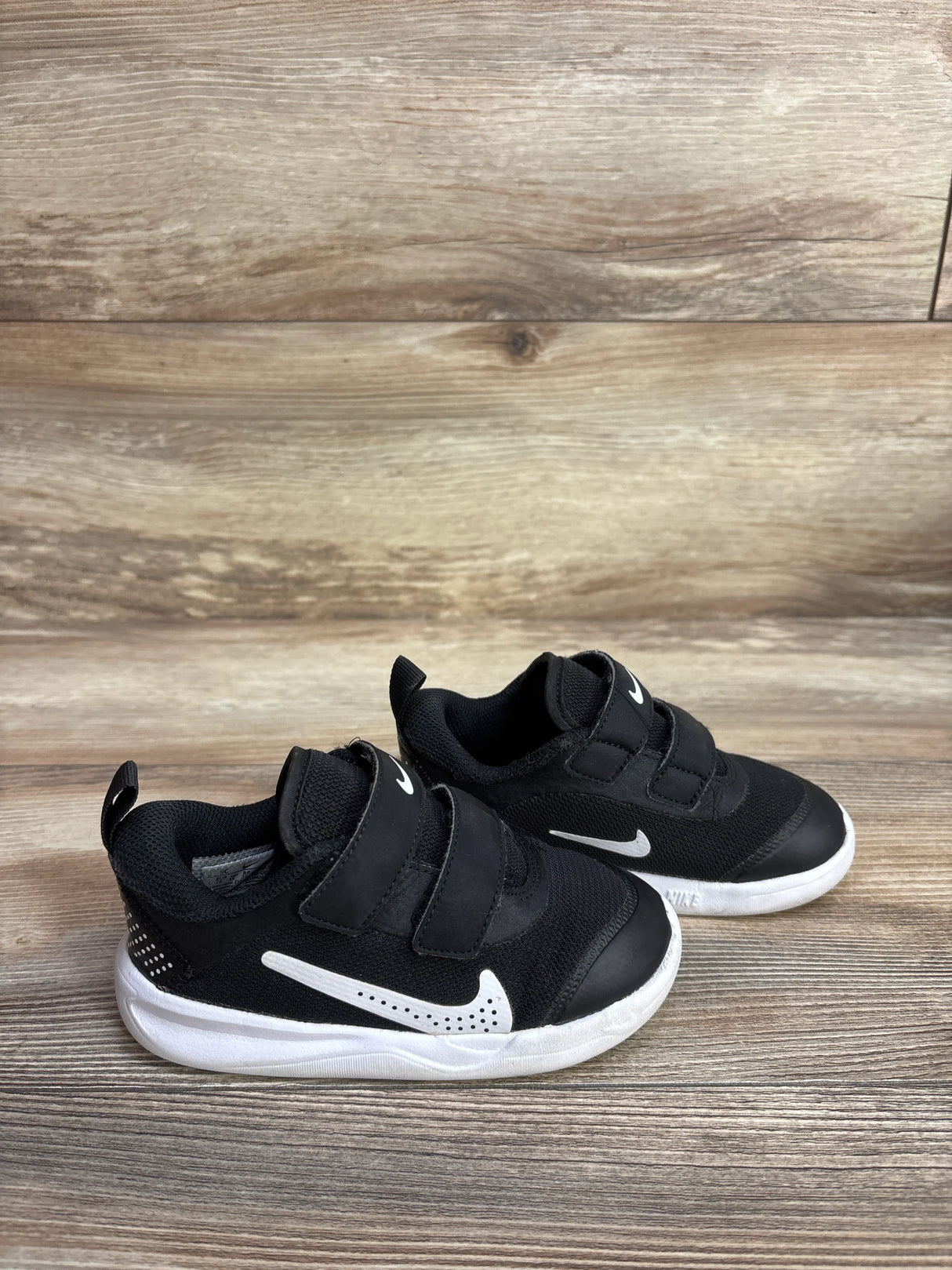 Nike Omni Multi-Court TD 'Black White' Sneakers sz 9c