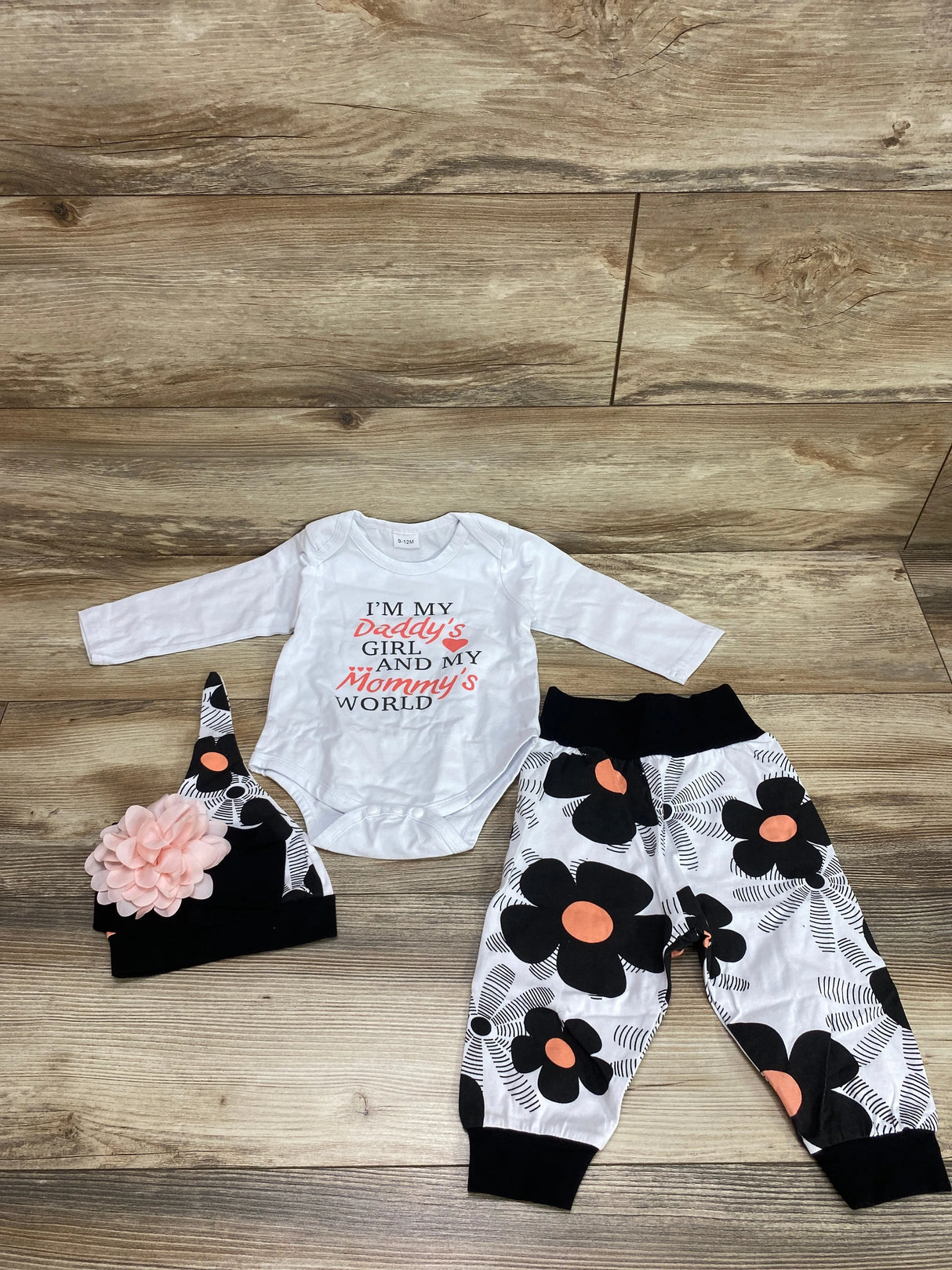 4pc I'm My Daddy's Girl Bodysuit Set White sz 9-12m