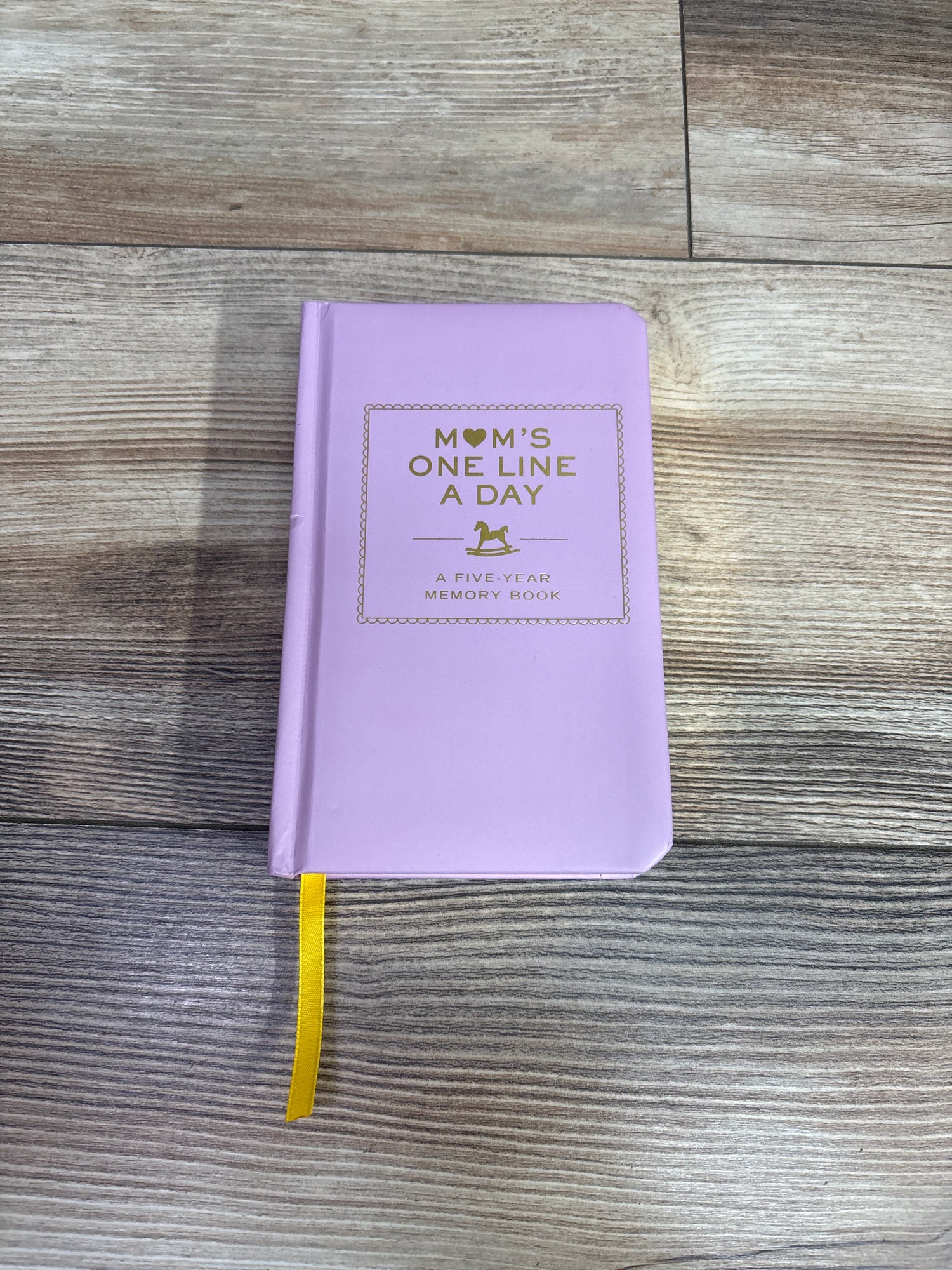Mom's One Line a Day: A Five-Year Memory Book Hardcover Book