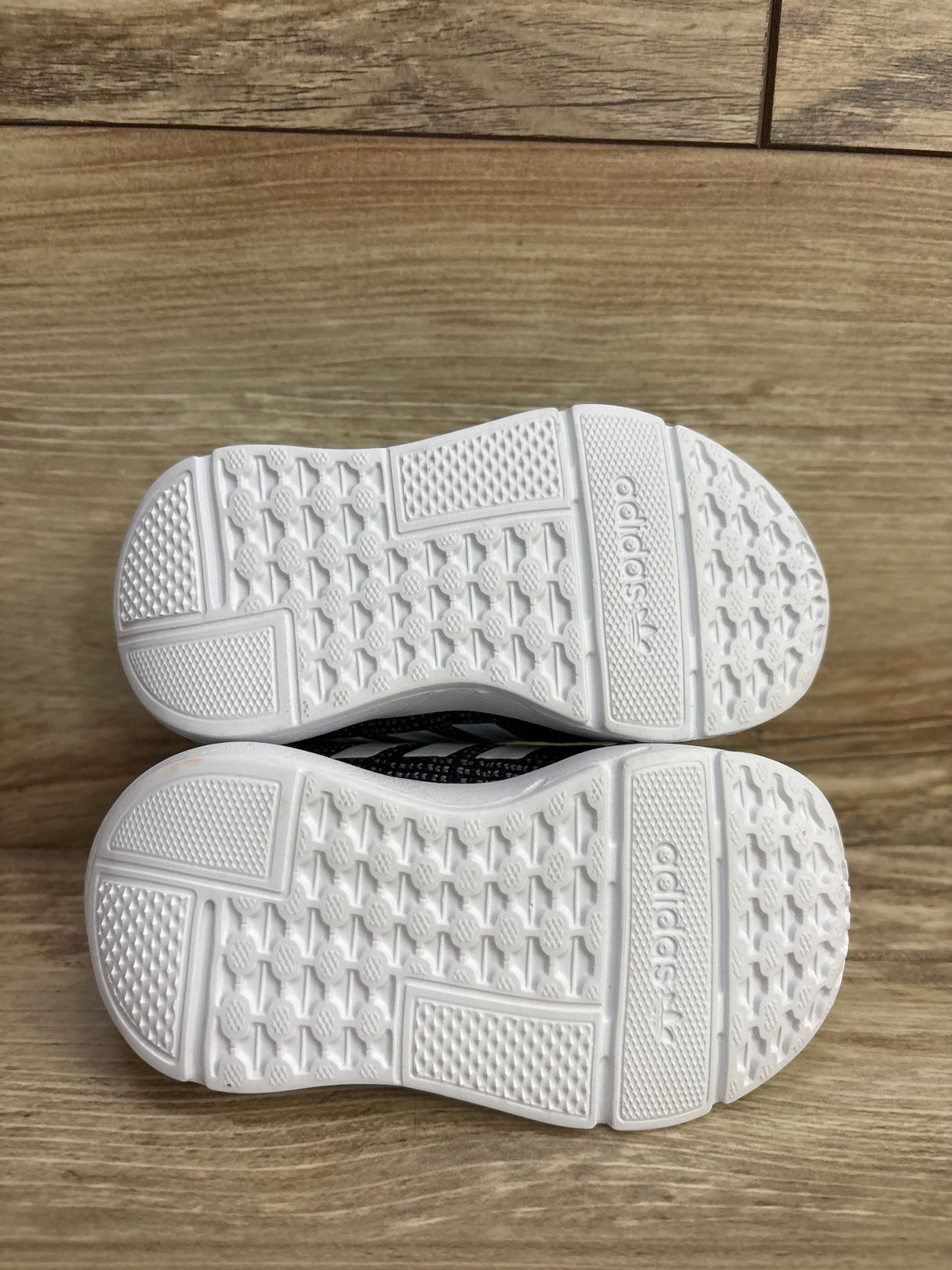 Adidas Swift Run 22 Sneakers Black sz 5c