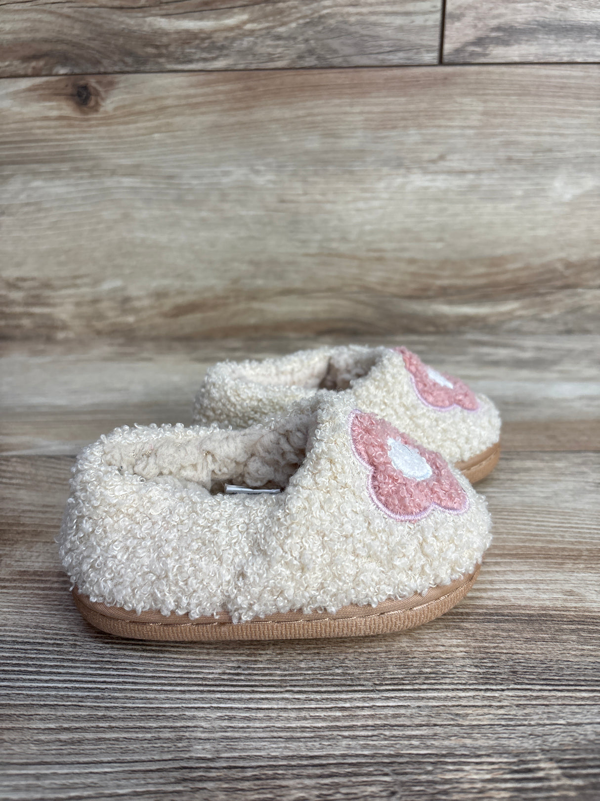 Capelli Sherpa Heart Slippers Beige sz 4-5c
