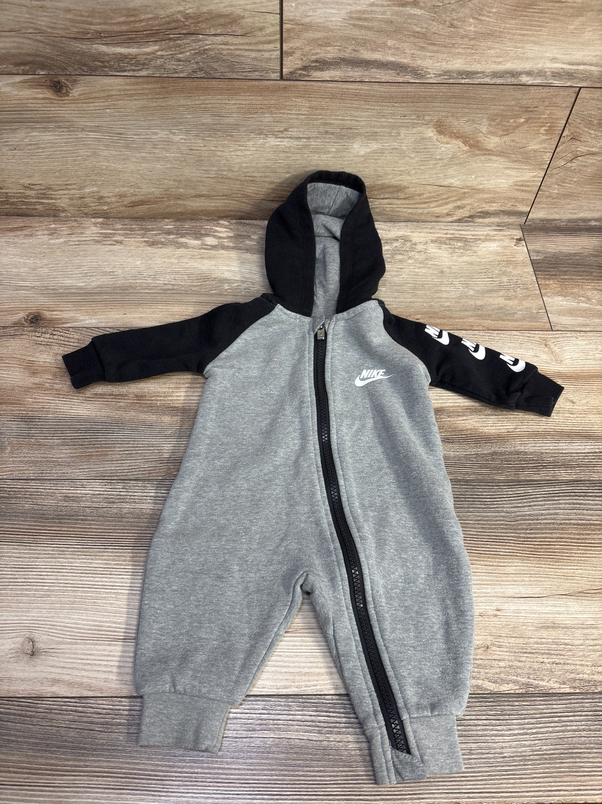Nike Play All Day Hooded Coverall in Grey sz 3m