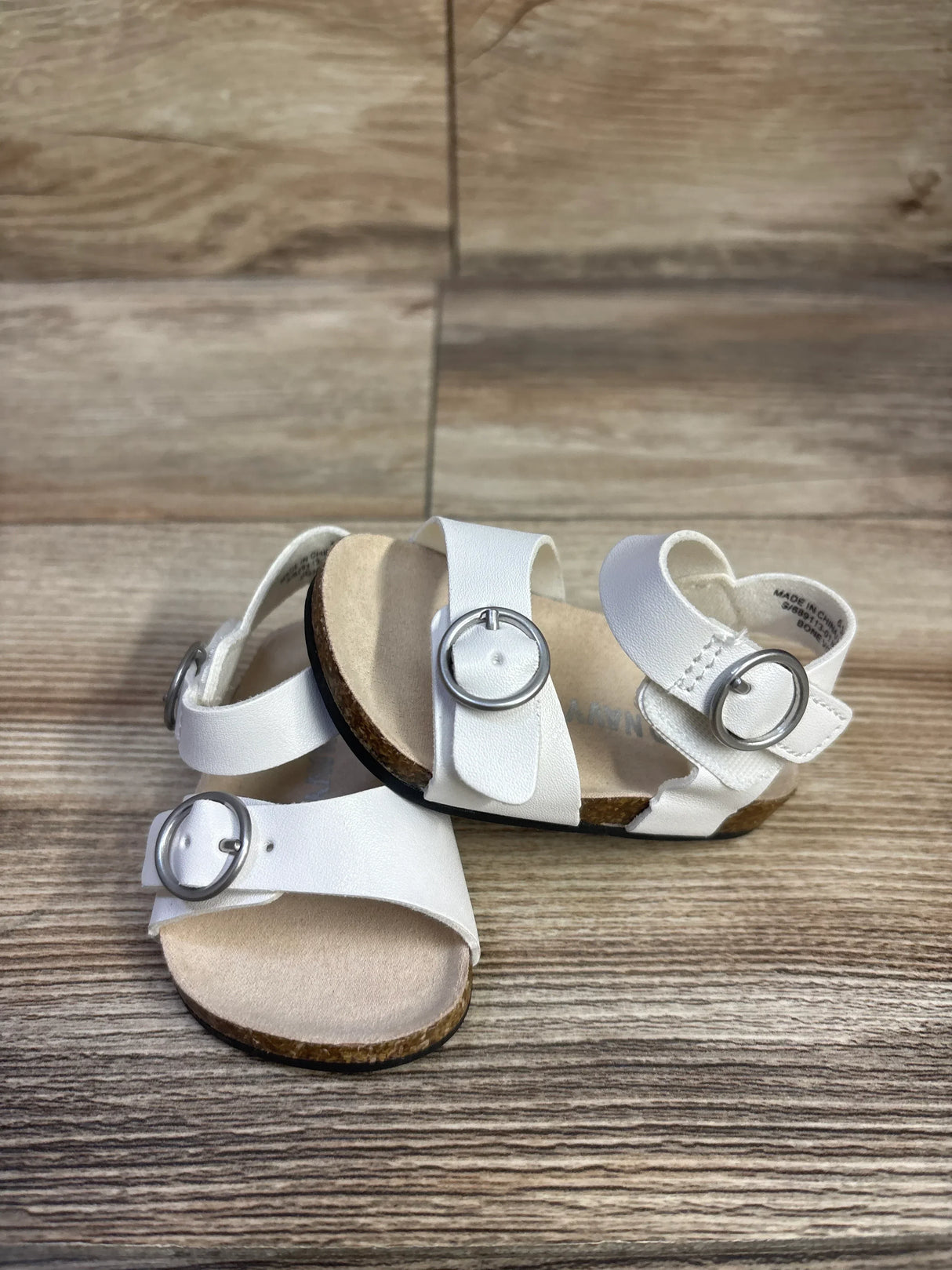 Old Navy Faux-Leather Double-Buckle Sandals White sz 1/2c