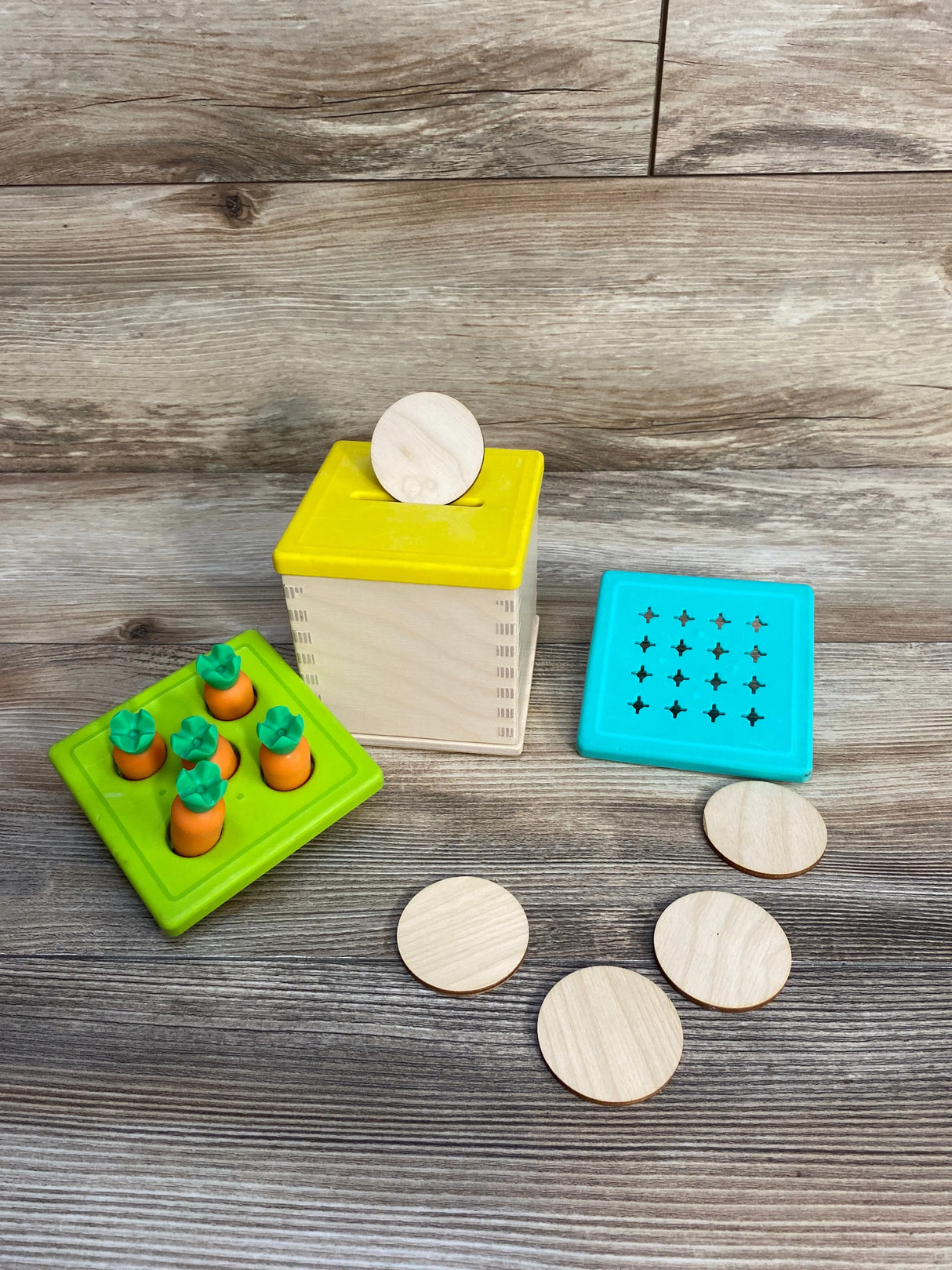 Lovevery Wooden Coin Bank with Carrot Lid