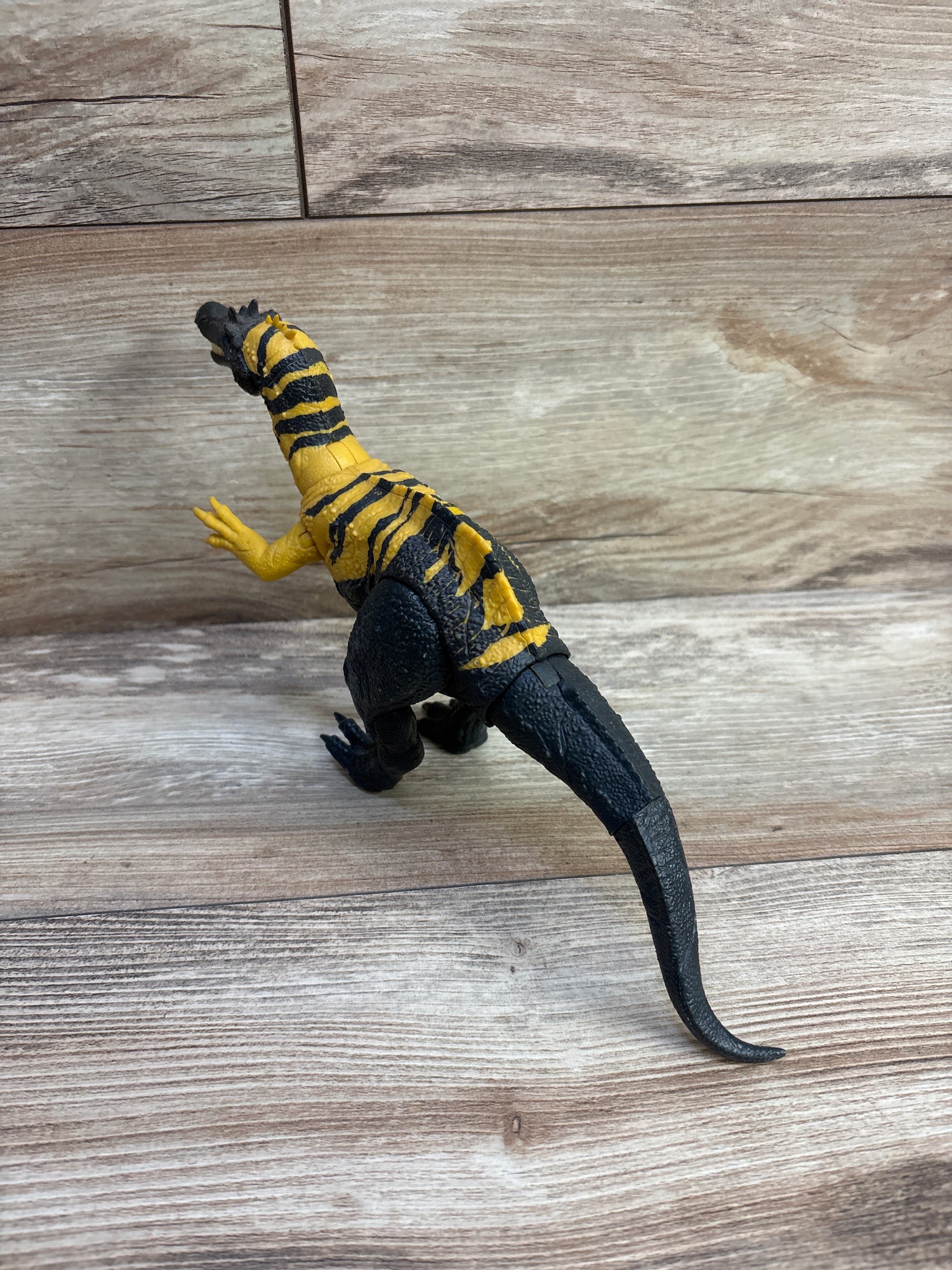 Jurassic World Chaos Theory Wild Roar Ceratosuchops Figure