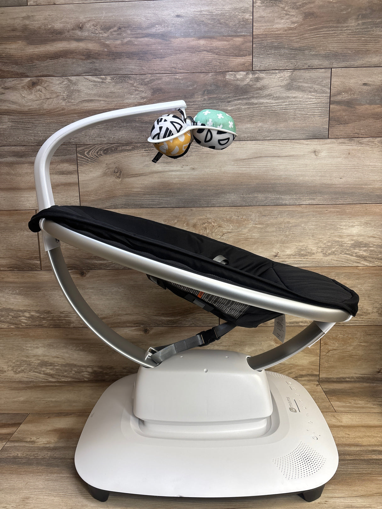 4moms mamaRoo Multi-Motion Baby Swing Smart Connectivity in Black