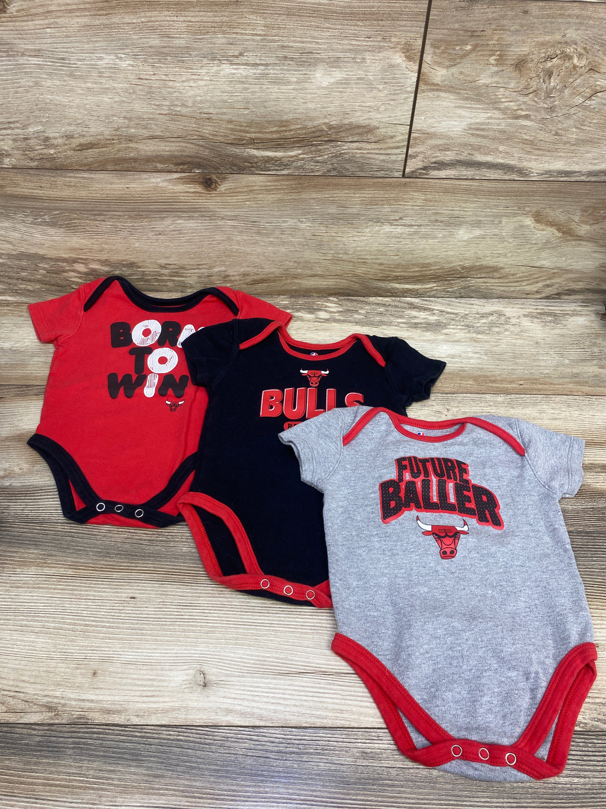 NBA Chicago Bulls 3pk Bodysuit Set Red sz 18m