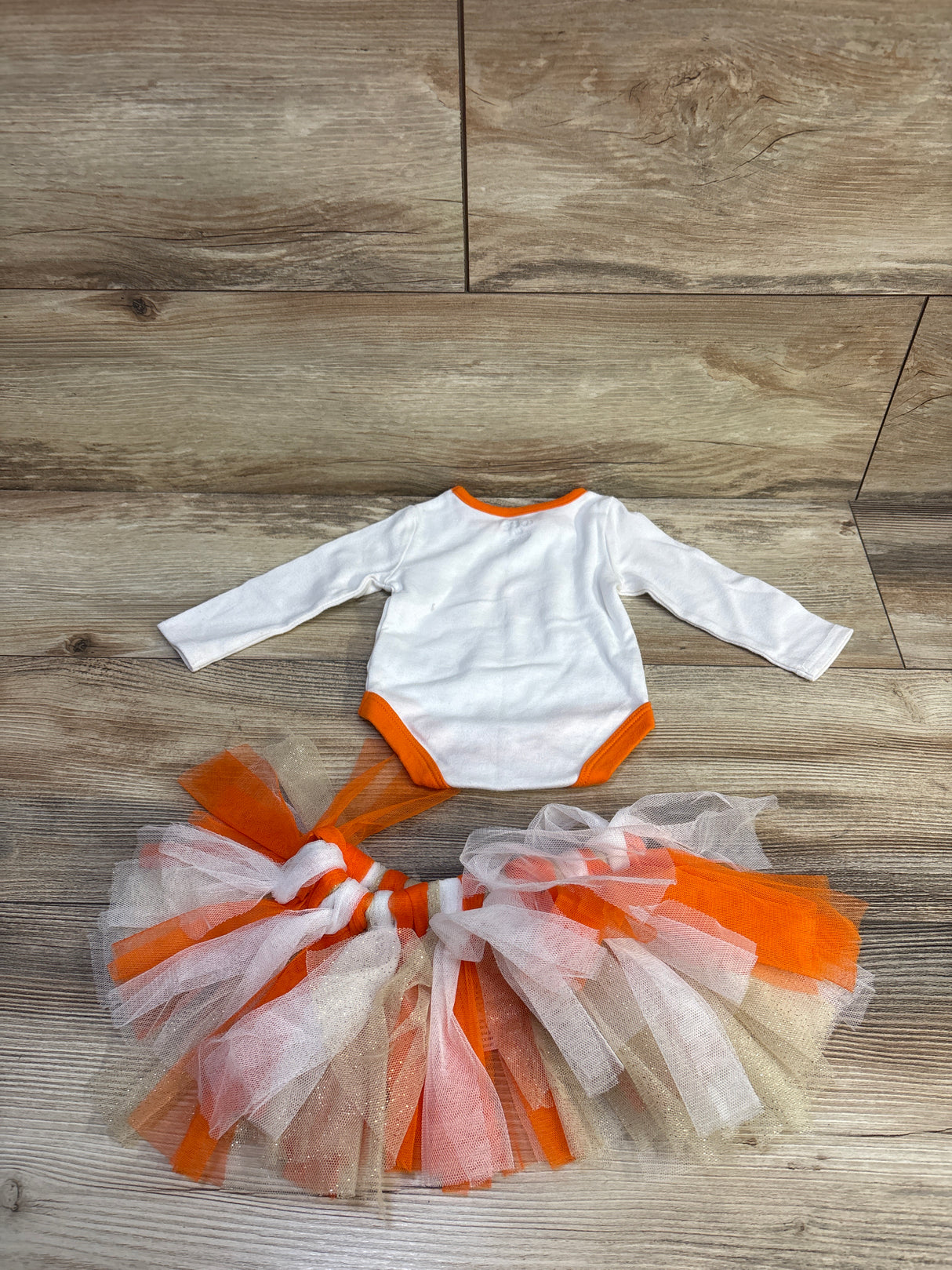 Baby Essentials 2pc Hello Pumpkin Bodysuit & Tutu Set White sz 6m
