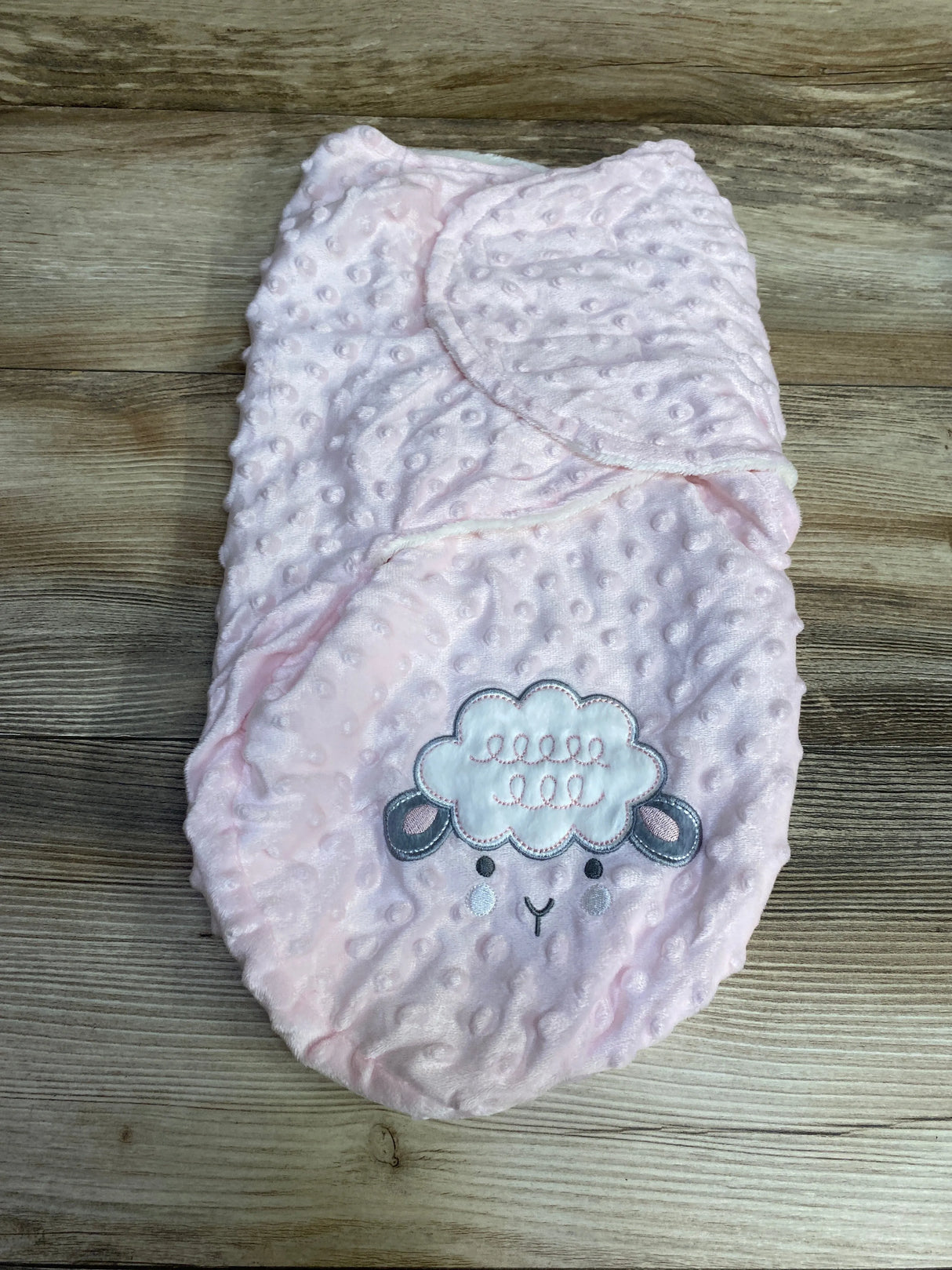 Duck Duck Goose Minky Dot Swaddle Wrap Pink sz 0-3m - Me n Mommy To Be