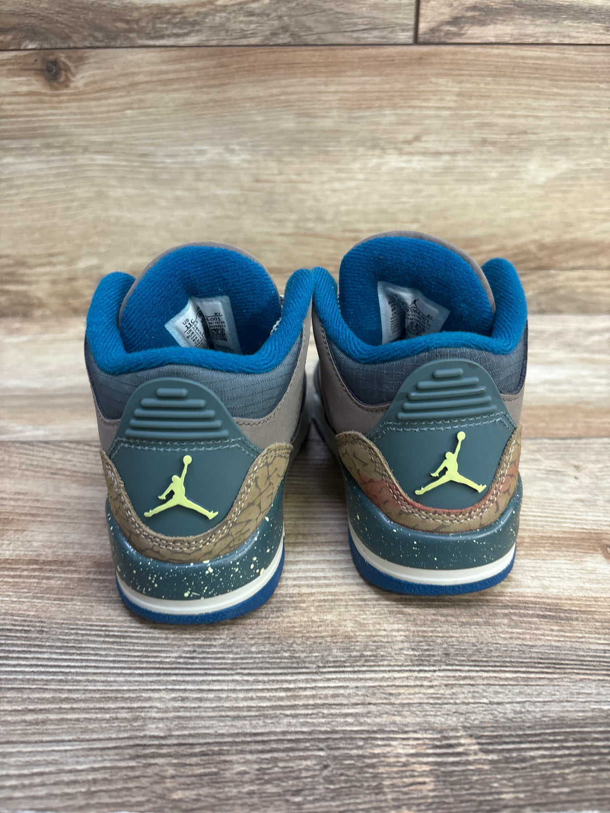 Air Jordan 3 PS 'Olive Grey' Sneakers sz 11c
