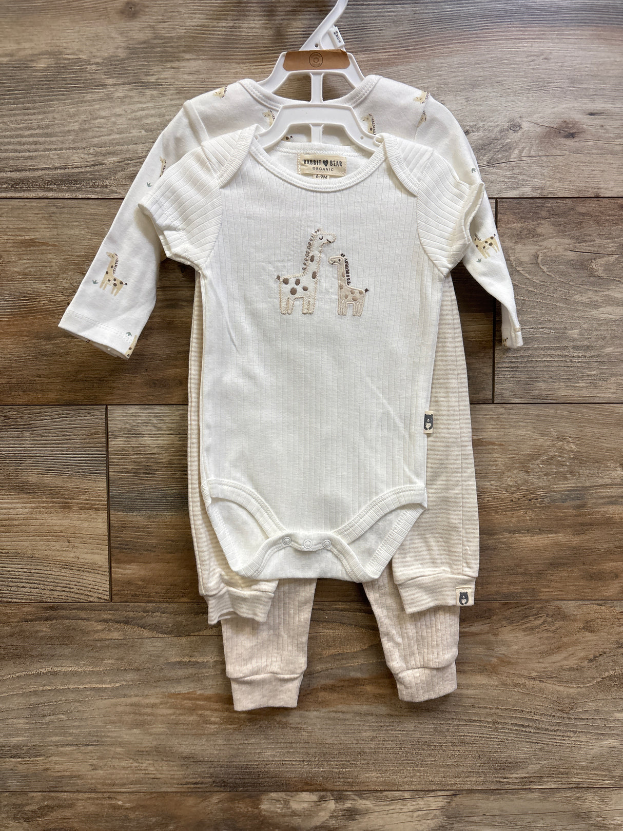 NWOT Rabbit + Bear Organic 4pc Layette Set White sz 6-9m