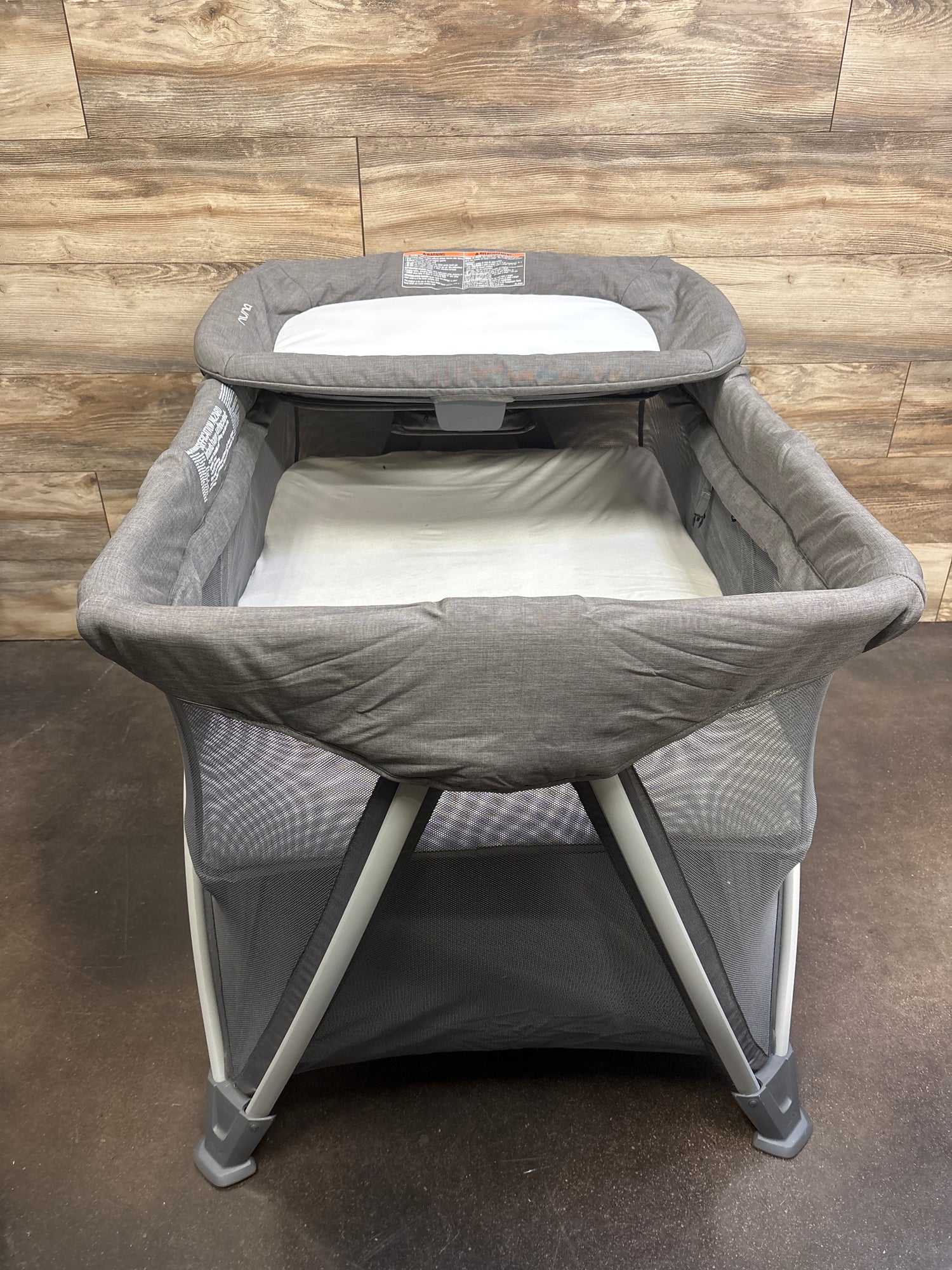 Nuna SENA Aire Playard with Changer in Granite
