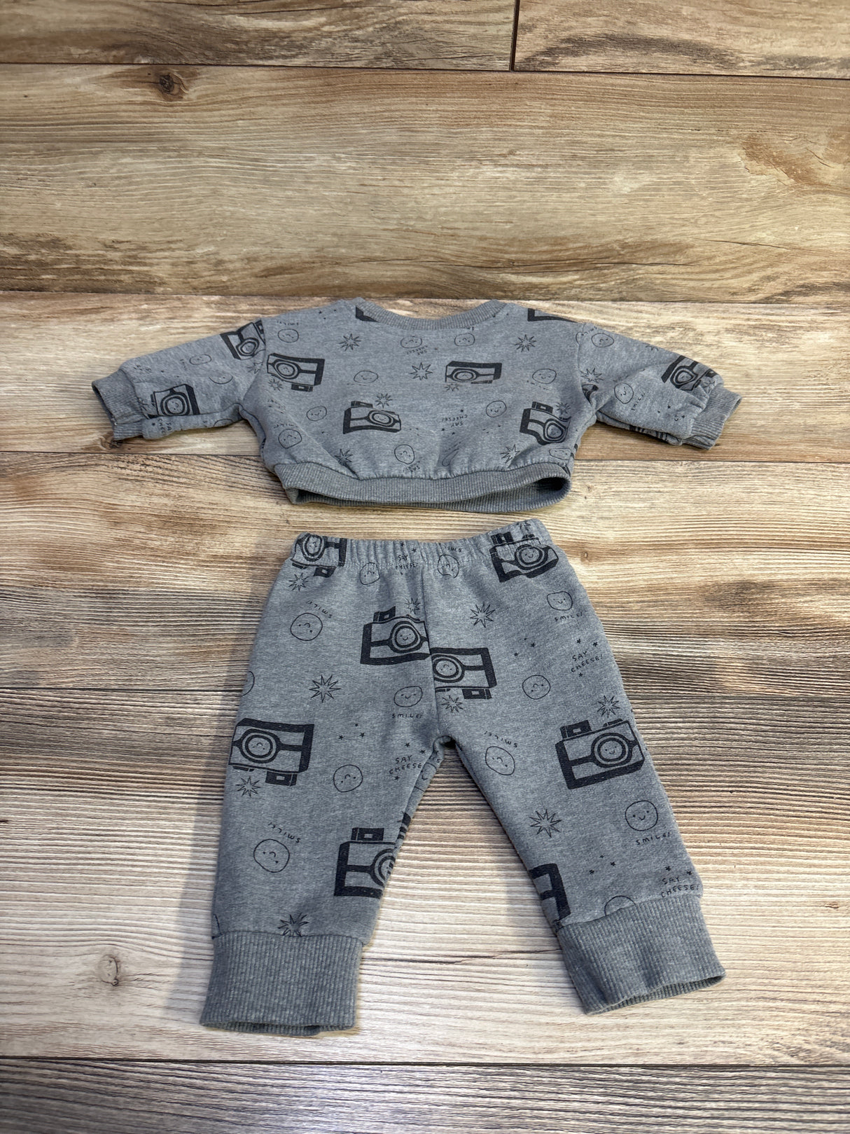 Cat & Jack 2pc Say Cheese! Sweatshirt & Joggers Set Grey sz Newborn