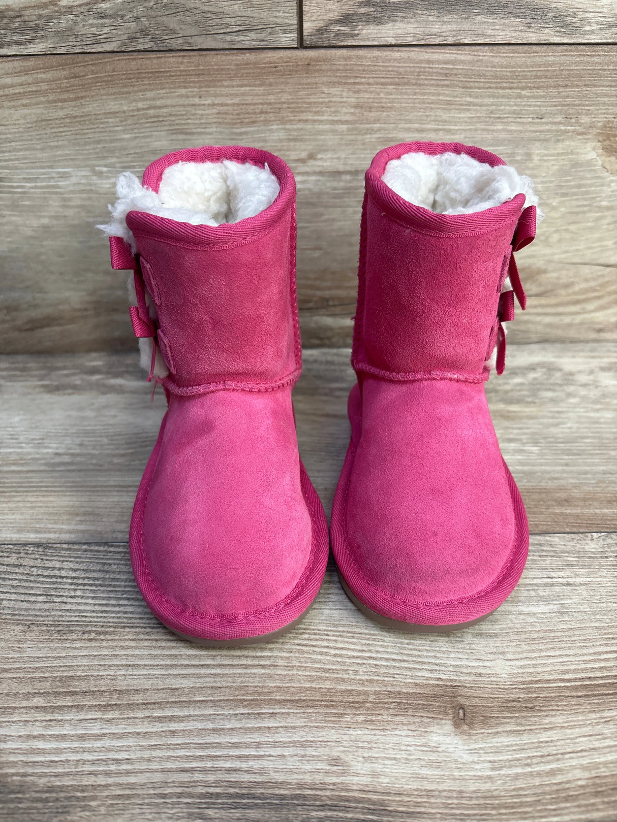Koolaburra Bow Fur Boots Neon Pink sz 7c - Me n Mommy To Be