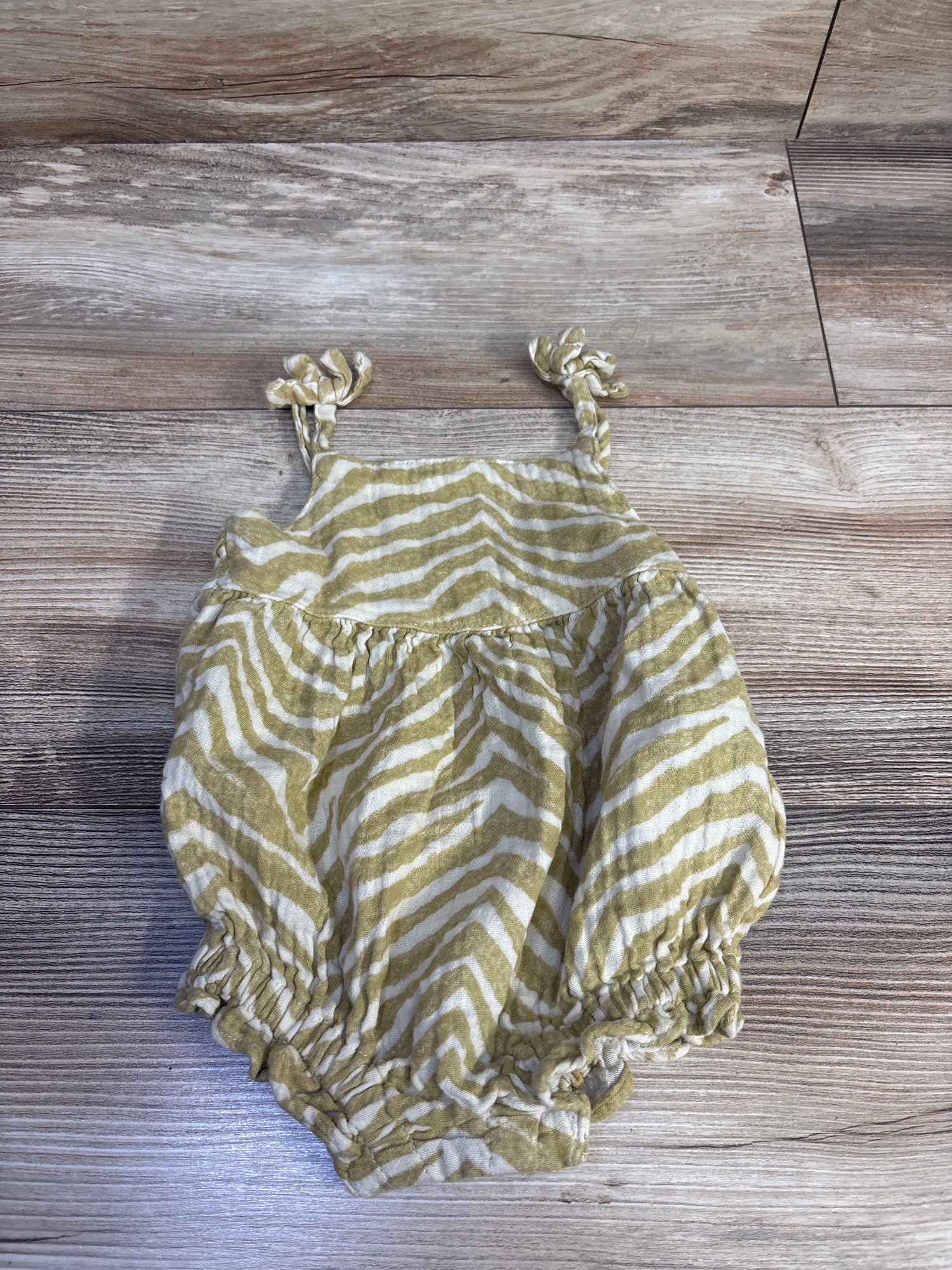 Old Navy Gauze Tank Romper Beige sz 3-6m