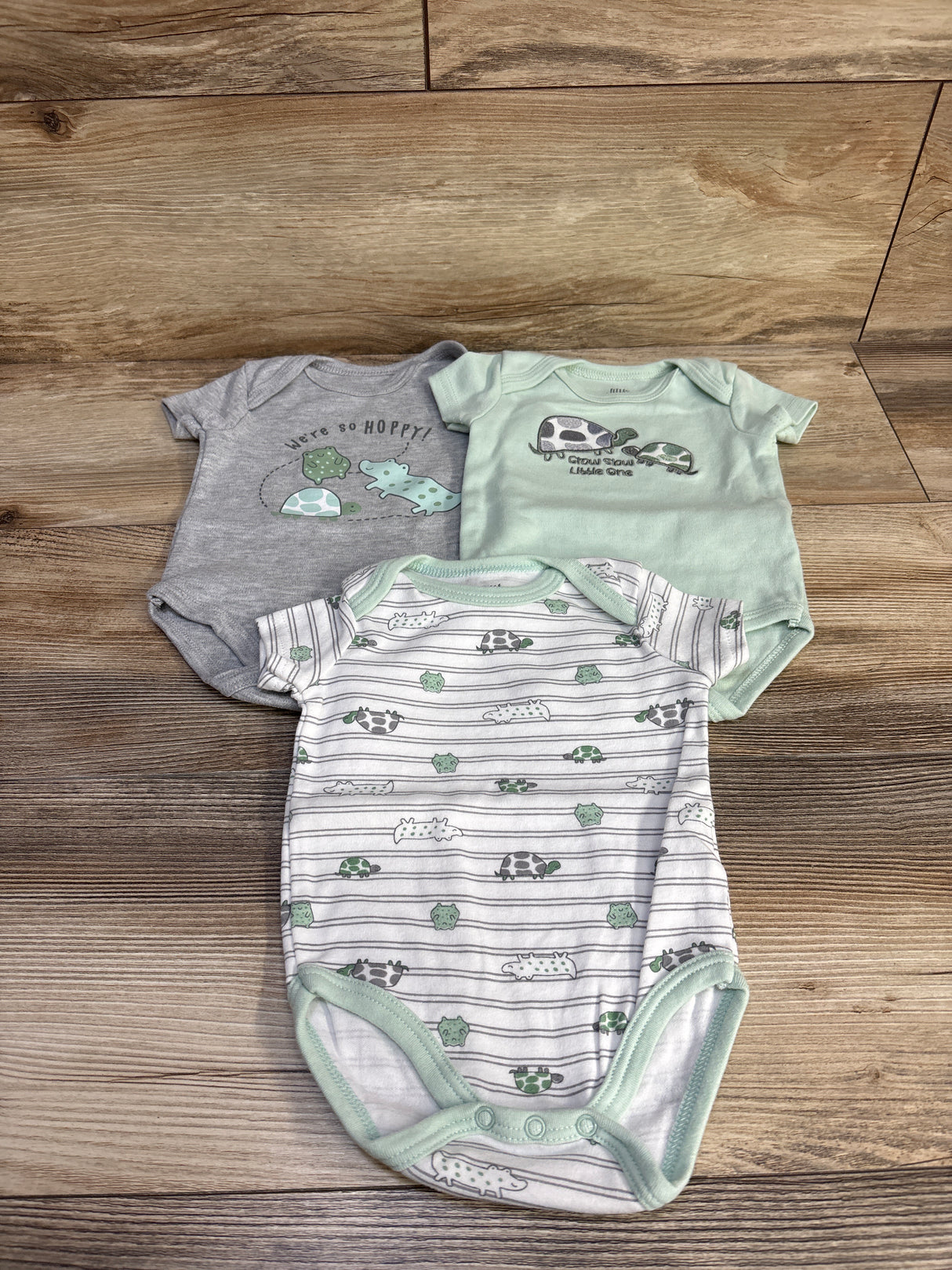 Little & Loved 3pk Bodysuits Green sz 3-6m