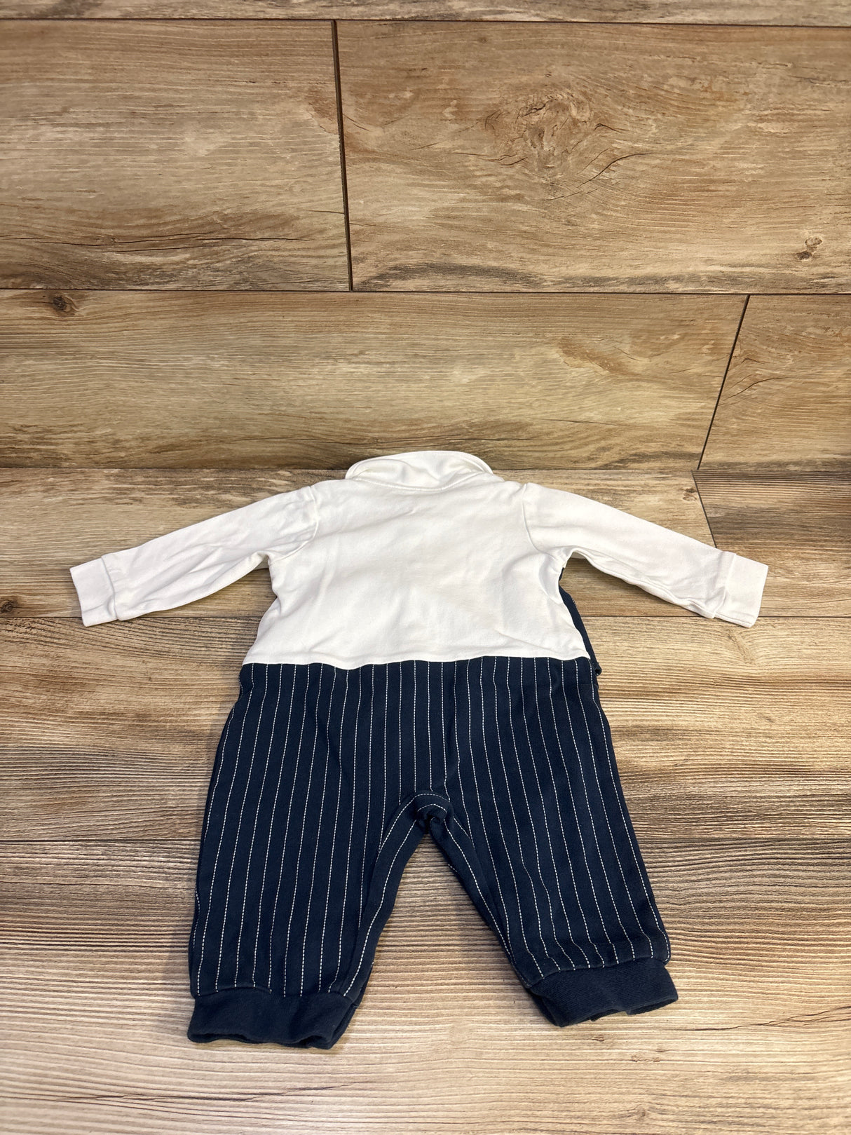 CDQL 1pc Suit with Removable Bow Tie White sz 6-12m