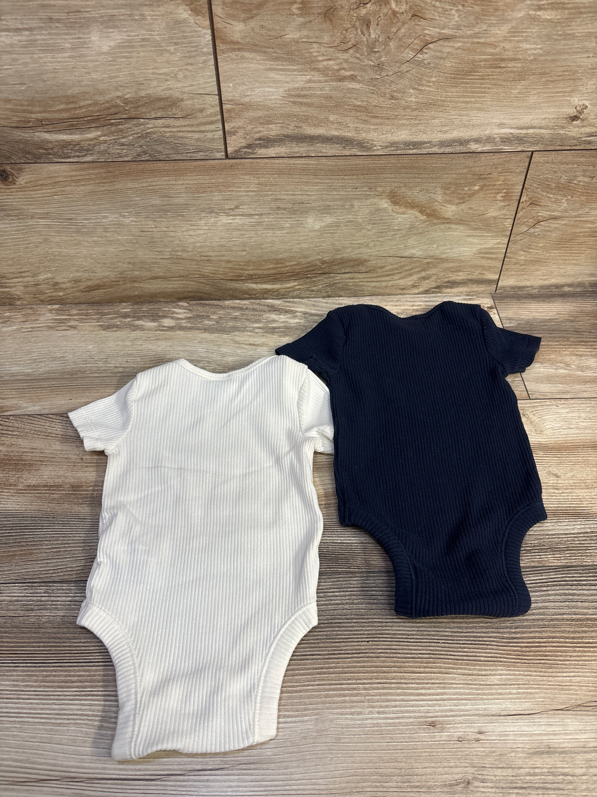 Old Navy 2pk Ribbed Bodysuits Navy/Ivory sz 6-12m