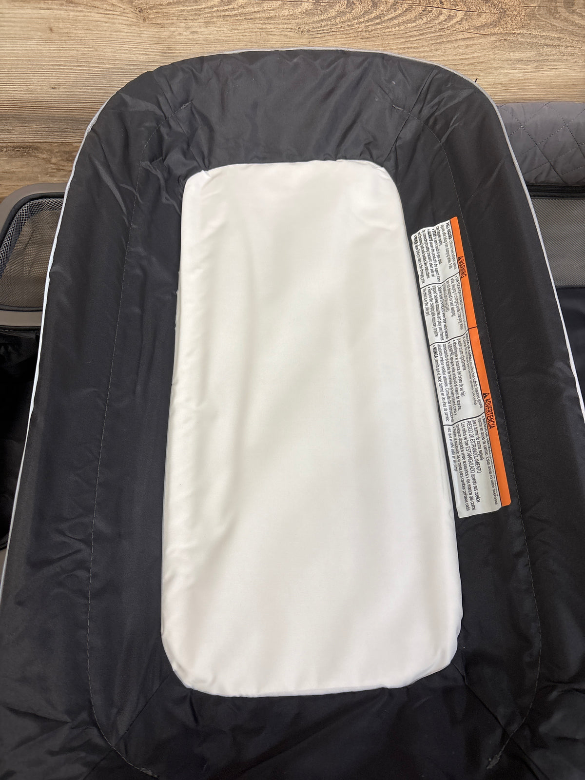 NEW Pamo Babe Just Right Playard with Bassinet & Changer - Grey