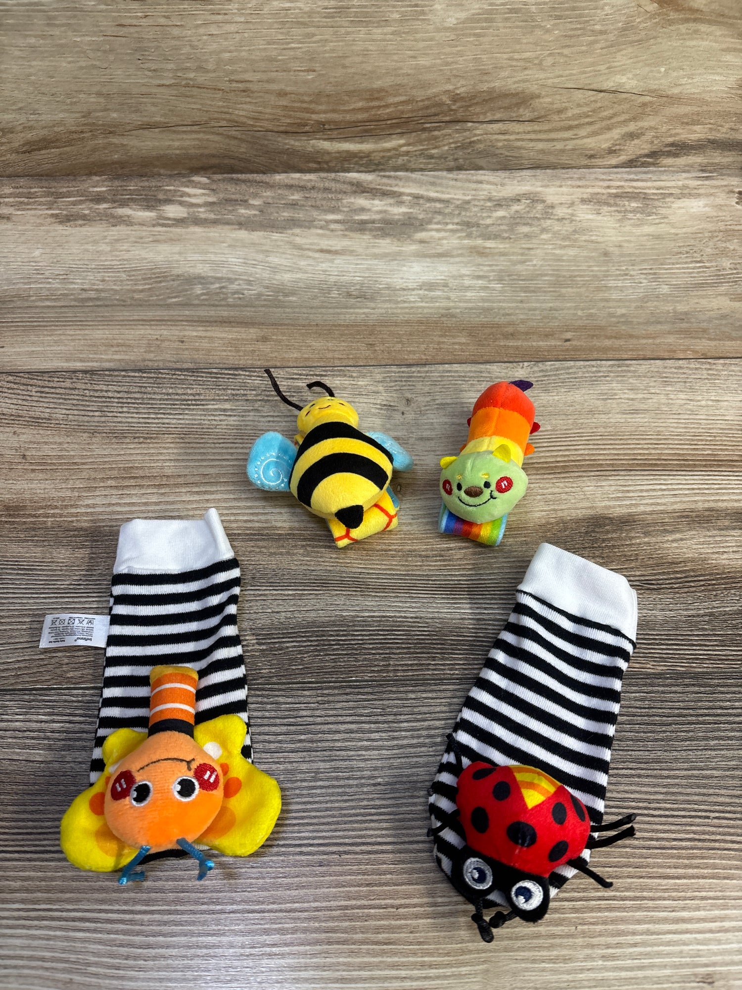 Infinno Baby Wrist Rattle Socks and Foot Finder Set 4pk sz 0-12m