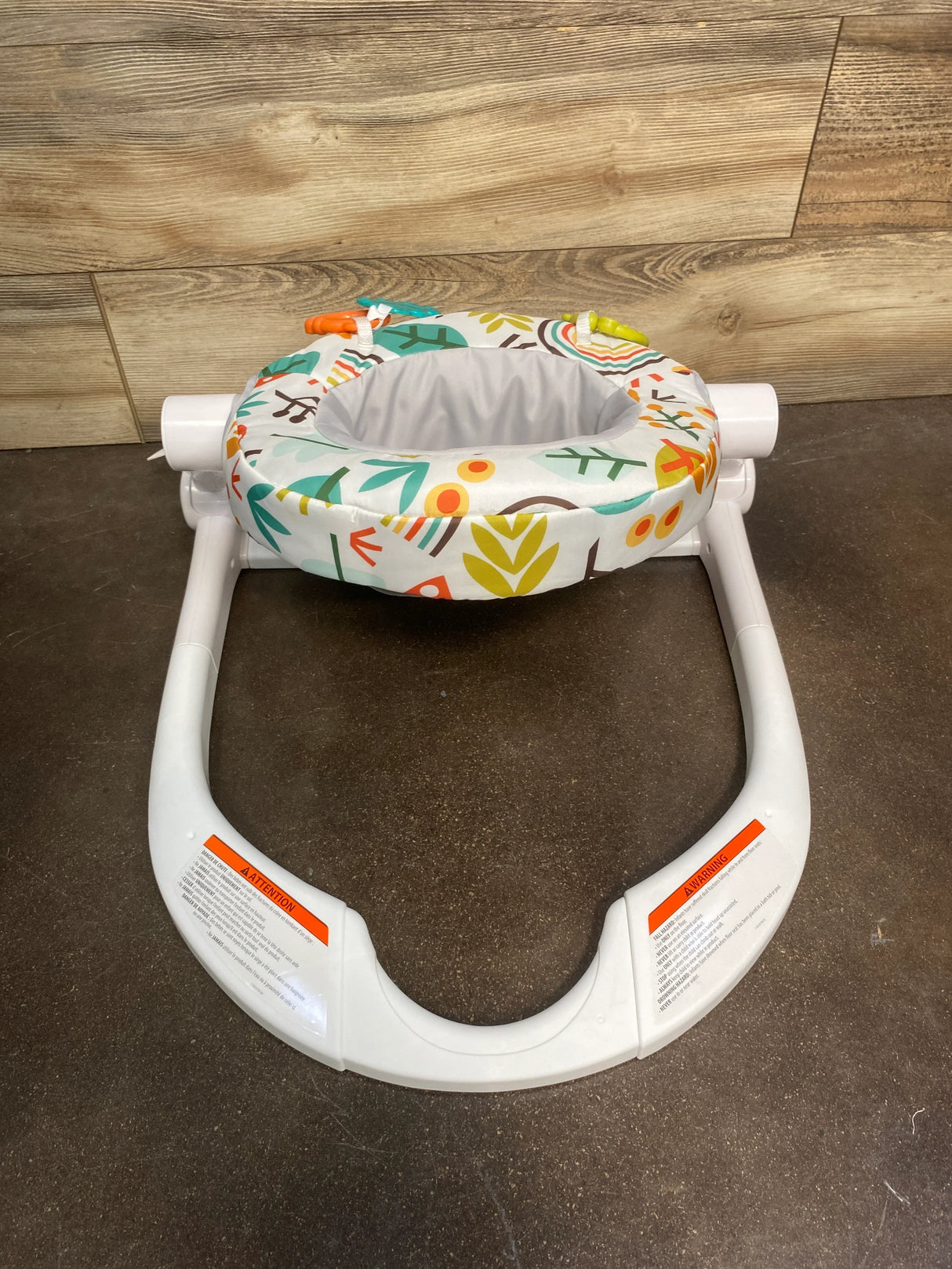 NEW Fisher Price Sit-Me-Up Floor Seat in Rainbow Showers
