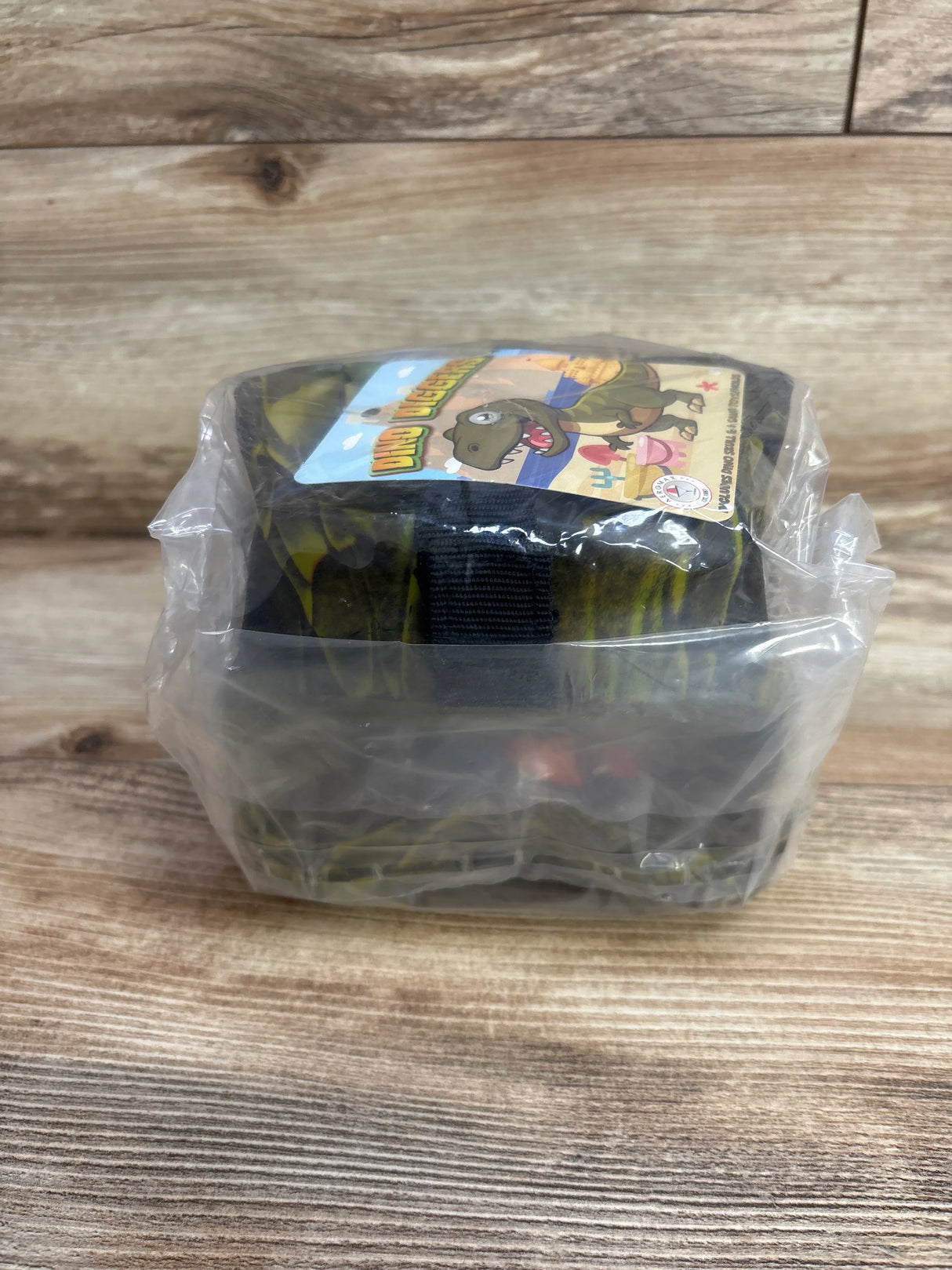 NEW Dino Diggers Dino Skull & 6 Sand Toys