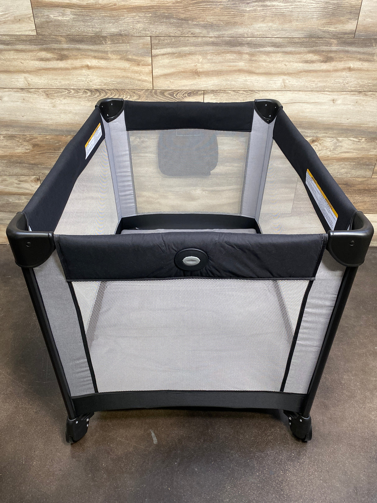 NEW Graco Pack 'n Play Portable Playard in Kolb