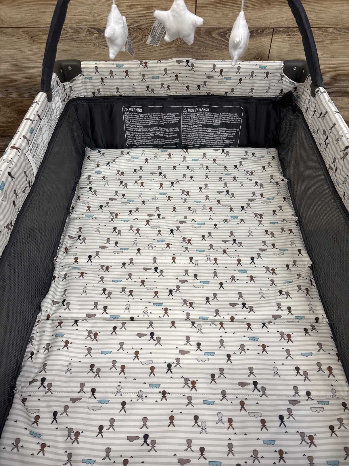 Pamo Babe Playard with Bassinet Grey