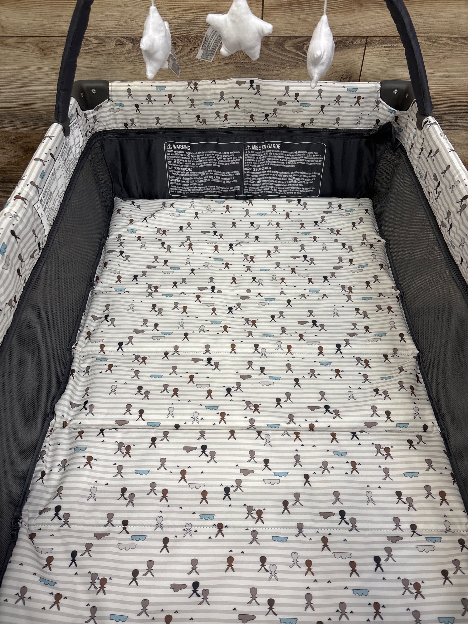 Pamo Babe Playard with Bassinet Grey