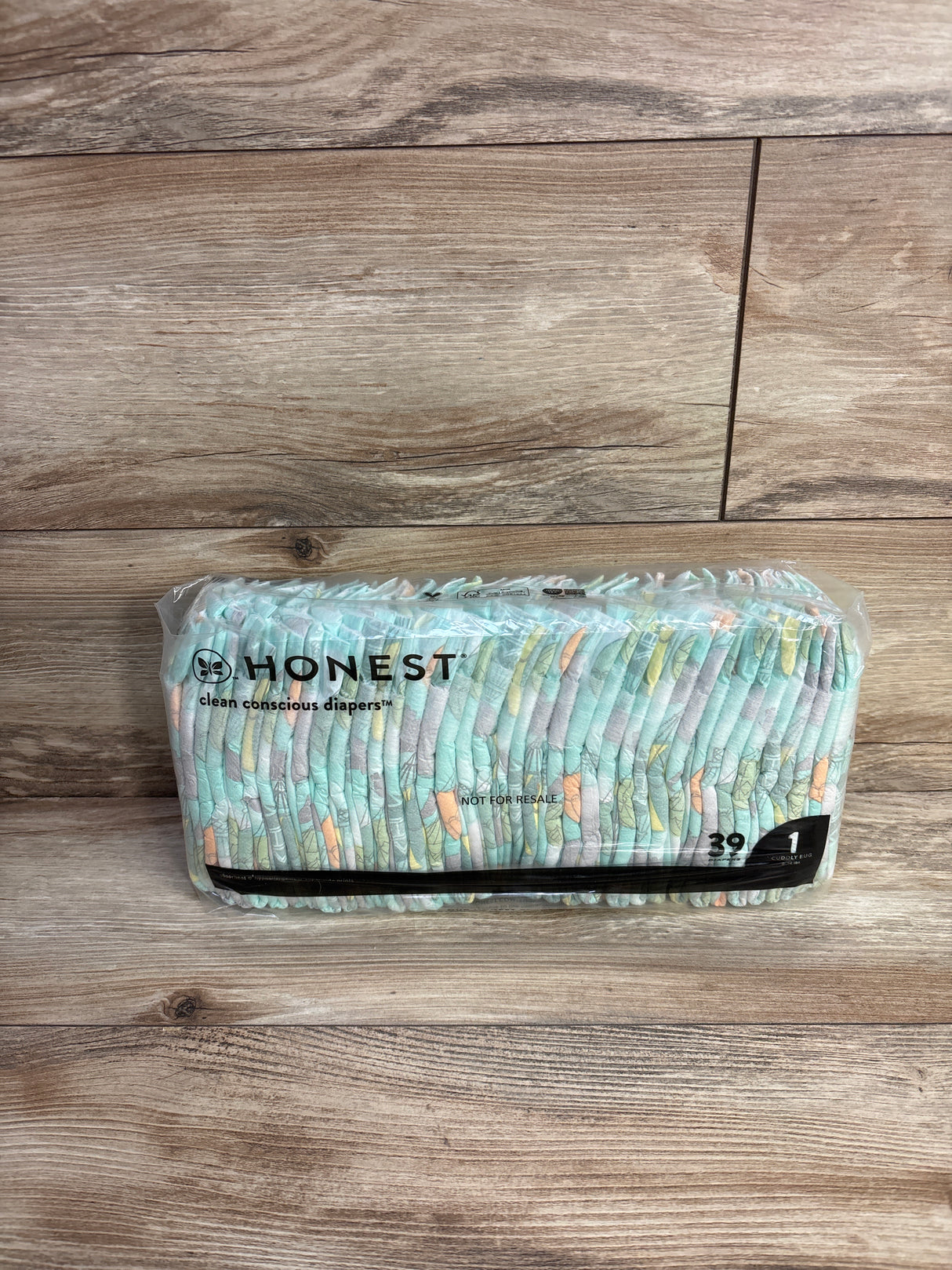 NEW The Honest Company Cuddly Bug Diapers 39ct. Size 1