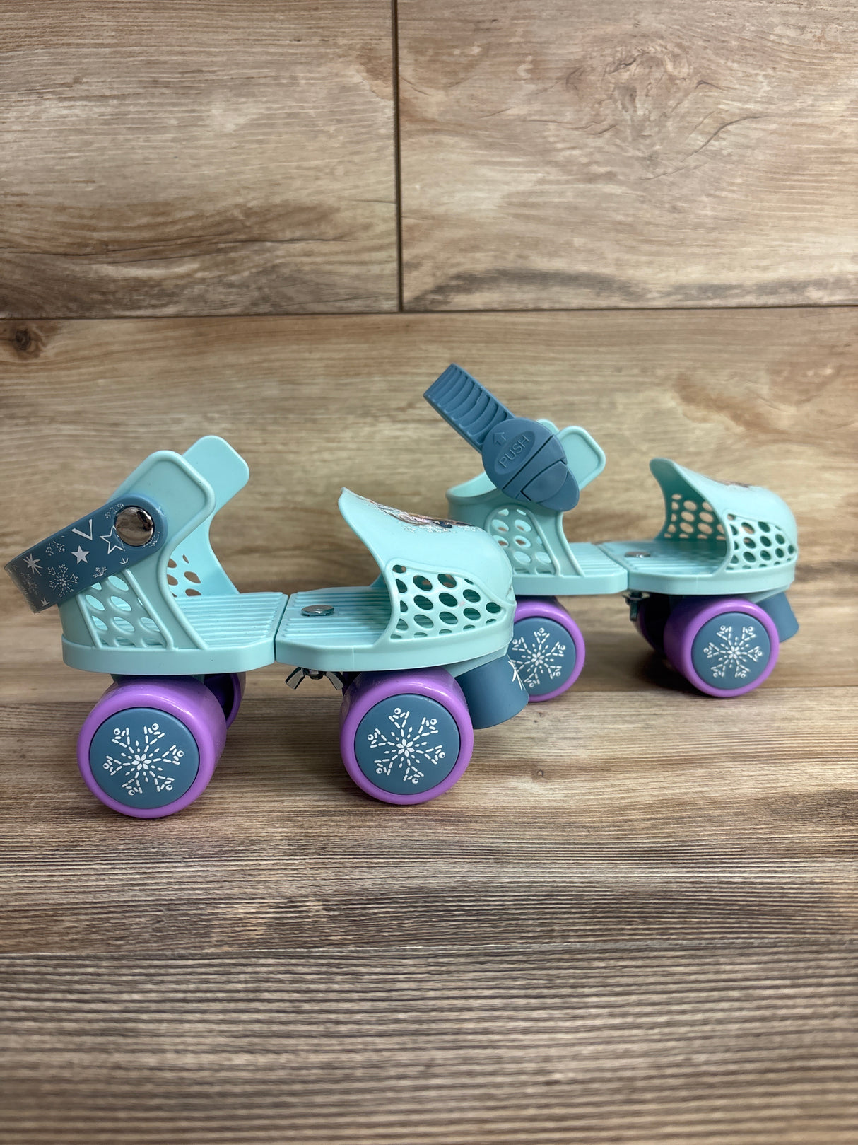 Disney Frozen Roller Skates with pads Set