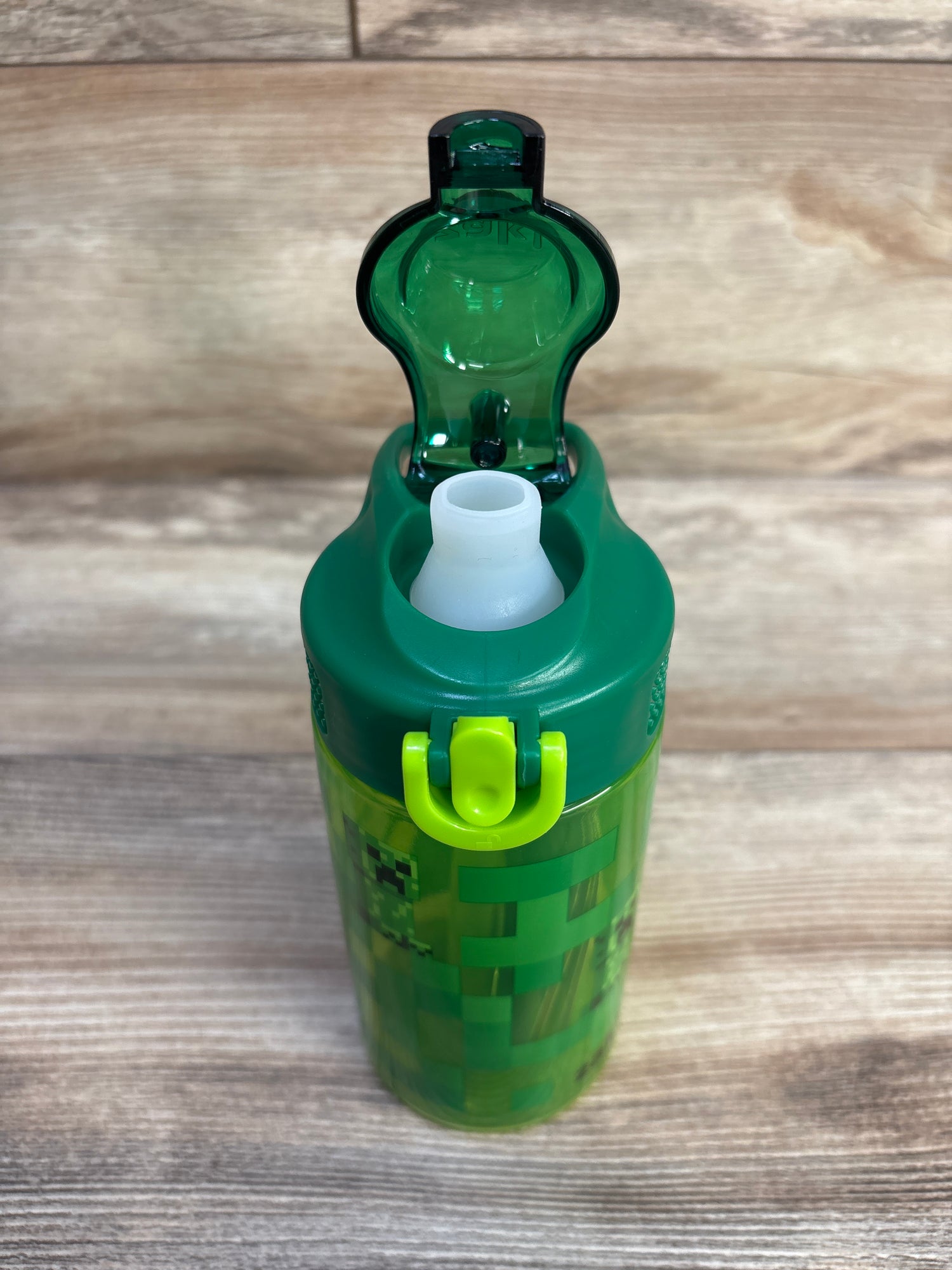 NEW Zak! Designs 16oz Minecraft Creeper Water Bottle