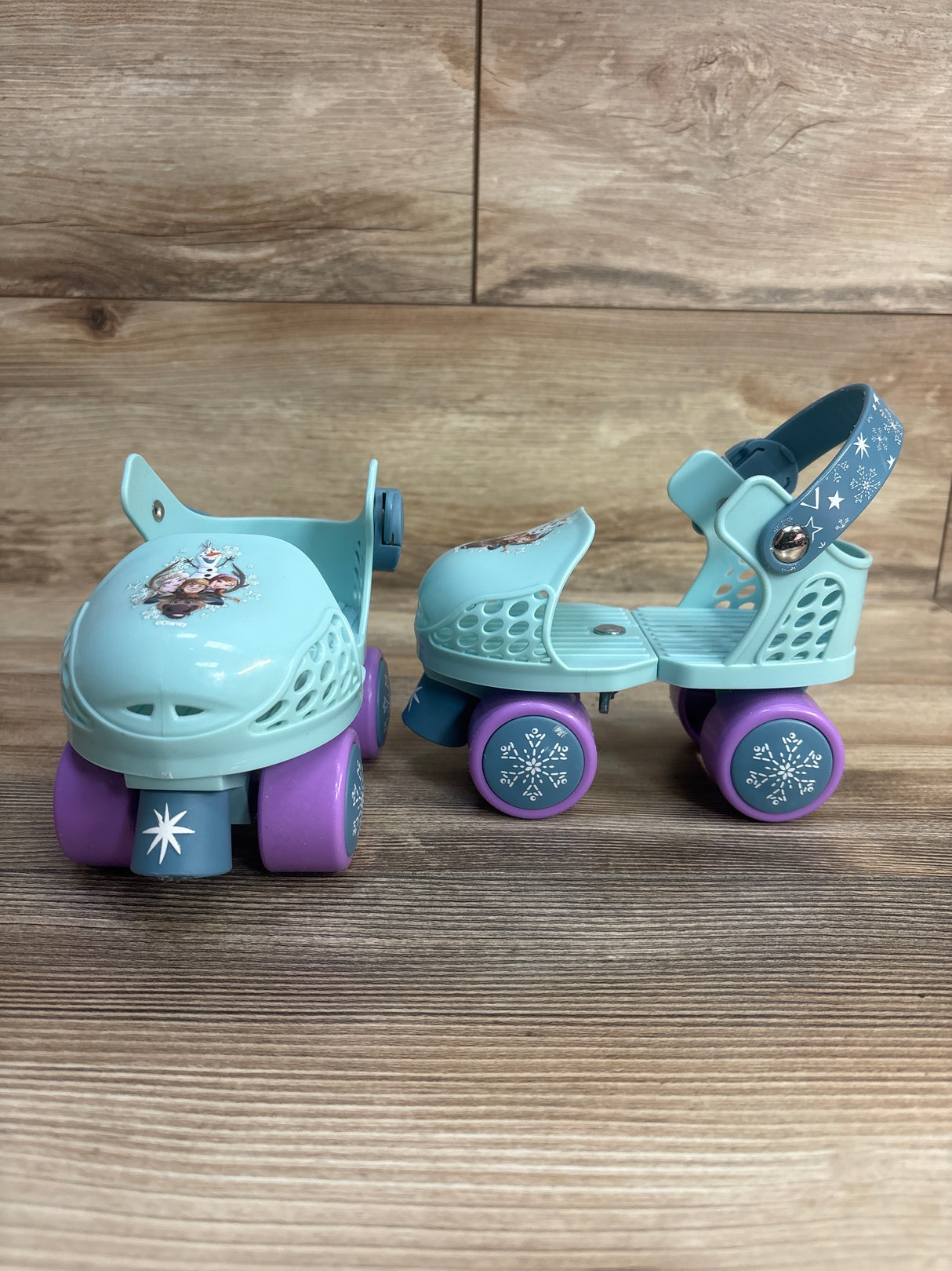 Disney Frozen Roller Skates with pads Set