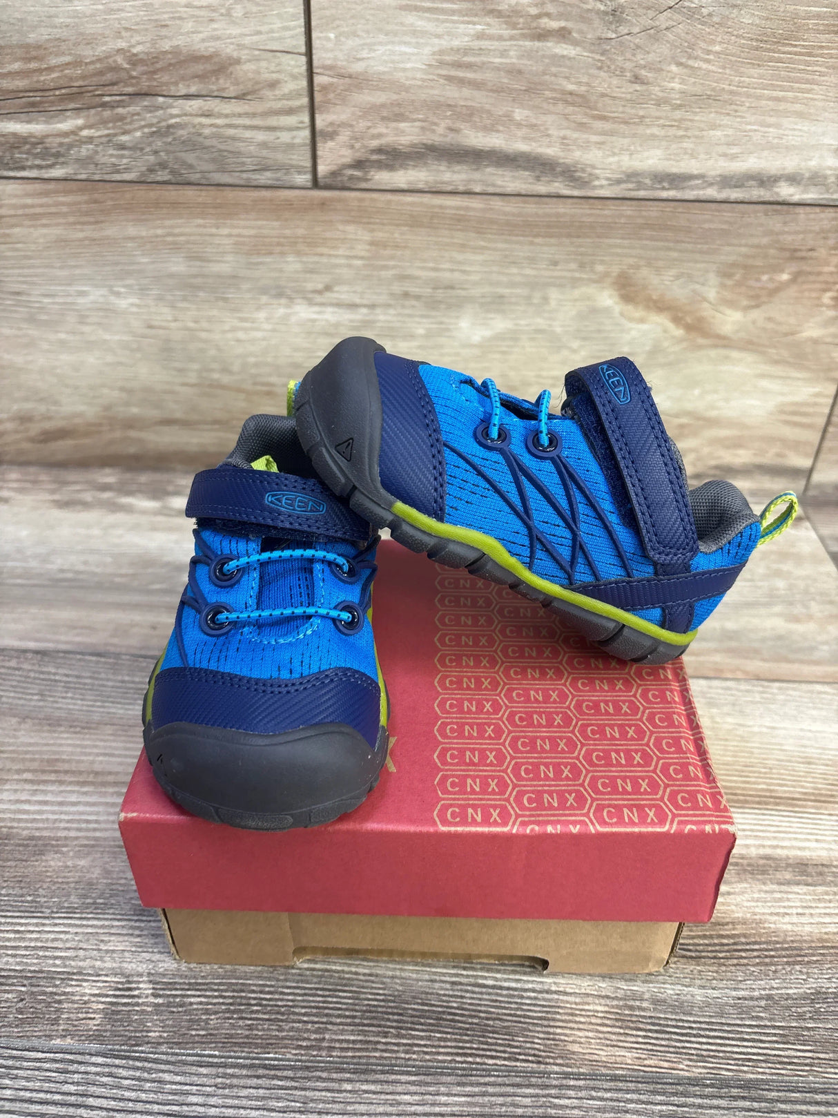NEW KEEN Chandler CNX Comfortable Sneakers Blue sz 7c