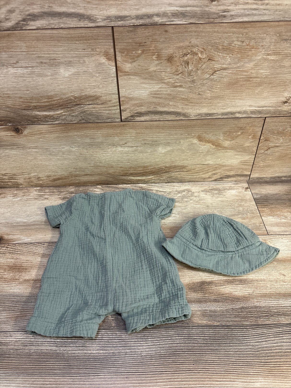 Just One You 2pc Gauze Button Romper & Hat Set Green sz 3m