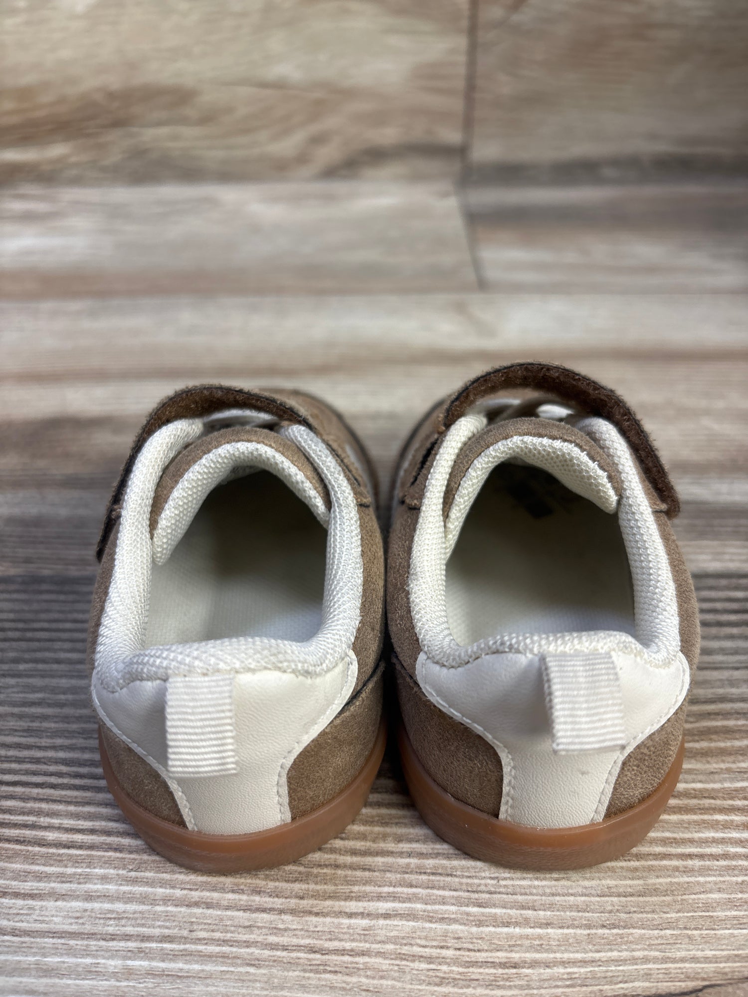 H&M Sneakers Beige sz 5.5c