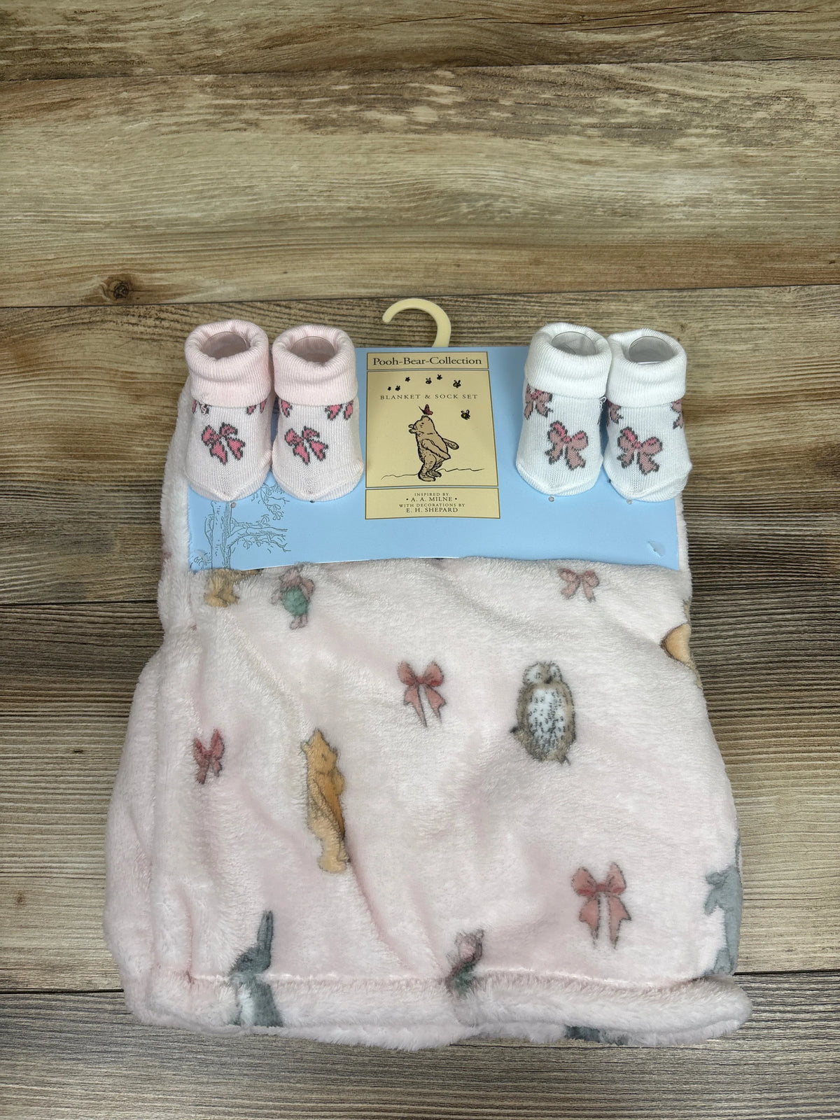 NEW Pooh Bear Collection 3pc Baby Blanket & Socks Set Pink sz 0-6m