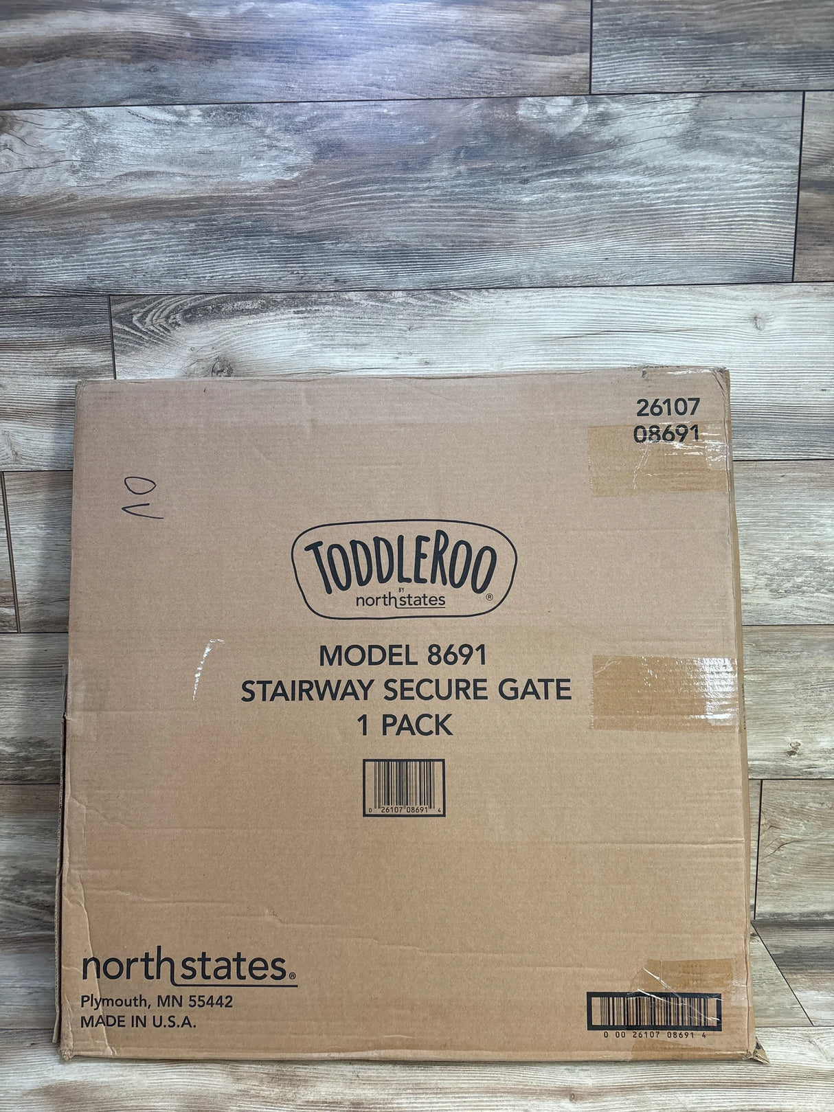 Toddleroo by North States Stairway Secure Baby Gate Ivory 27-41''