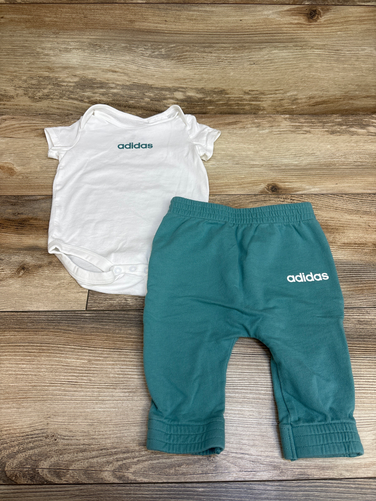 Adidas 2pc Bodysuit & Joggers Set White sz 6m