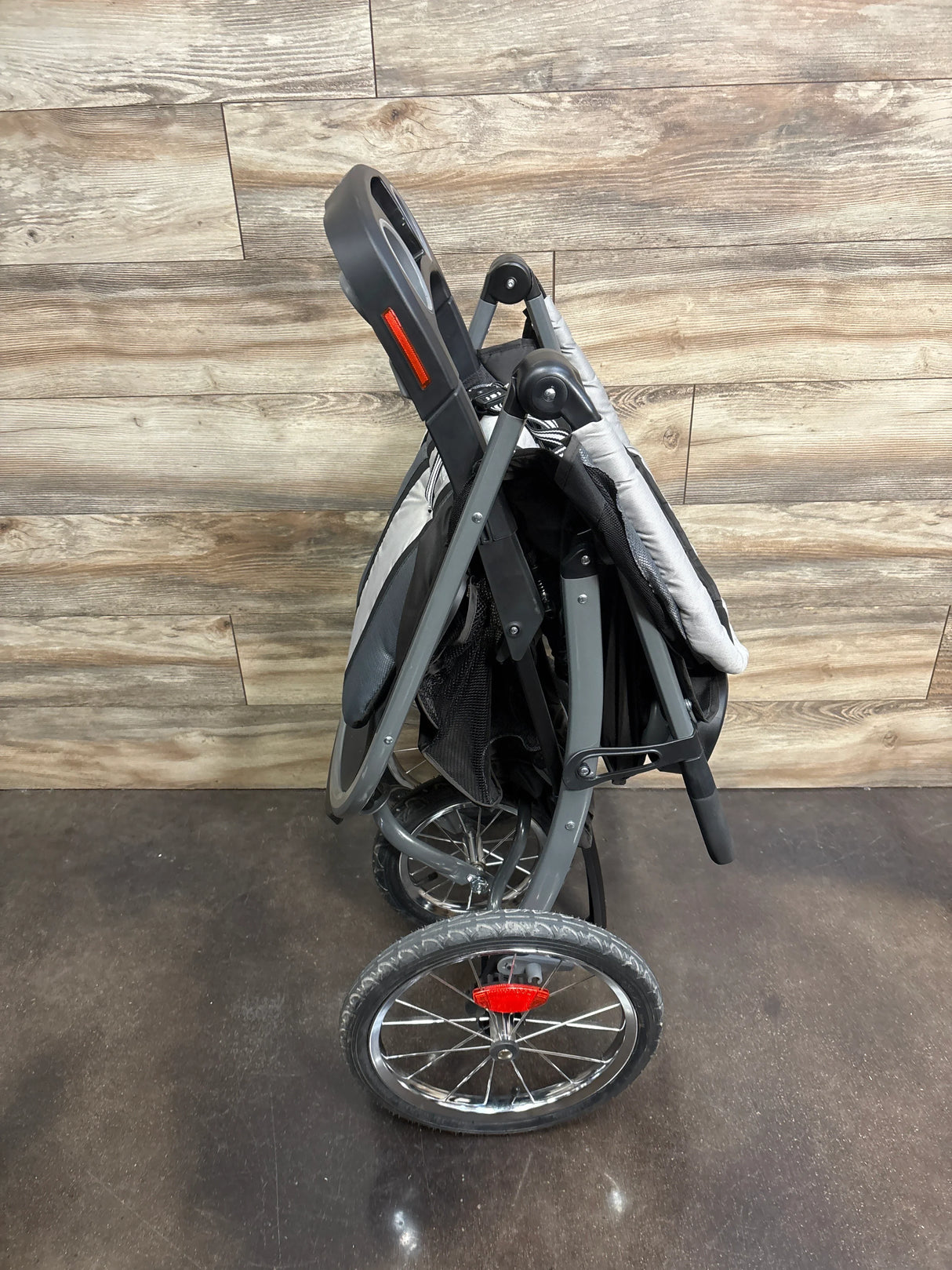 Graco FastAction Fold Jogger Stroller in Gotham