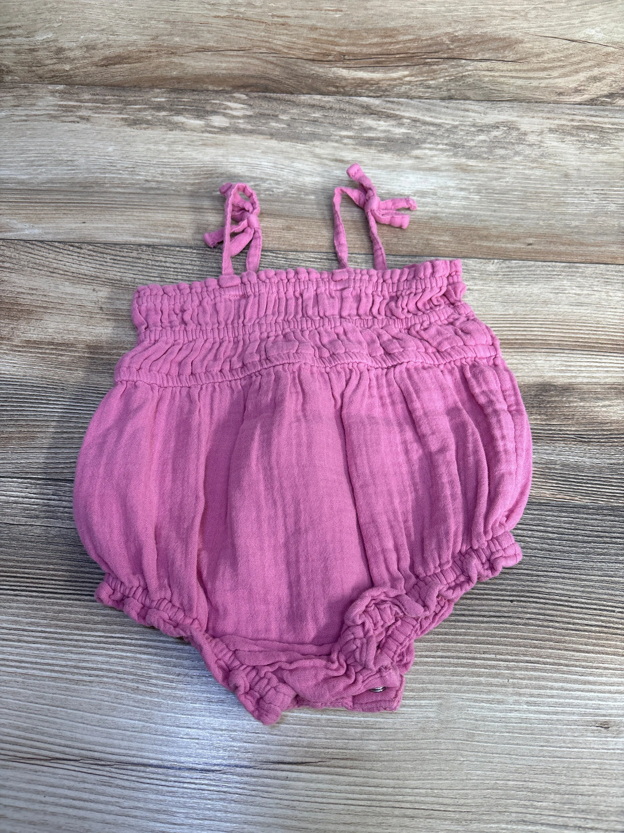 Old Navy Double Weave Tie-Bow Romper Pink sz 6-12m - Me n Mommy To Be