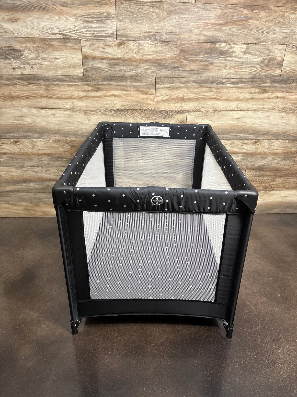 Dream on Me Zodiak Play Yard, Black