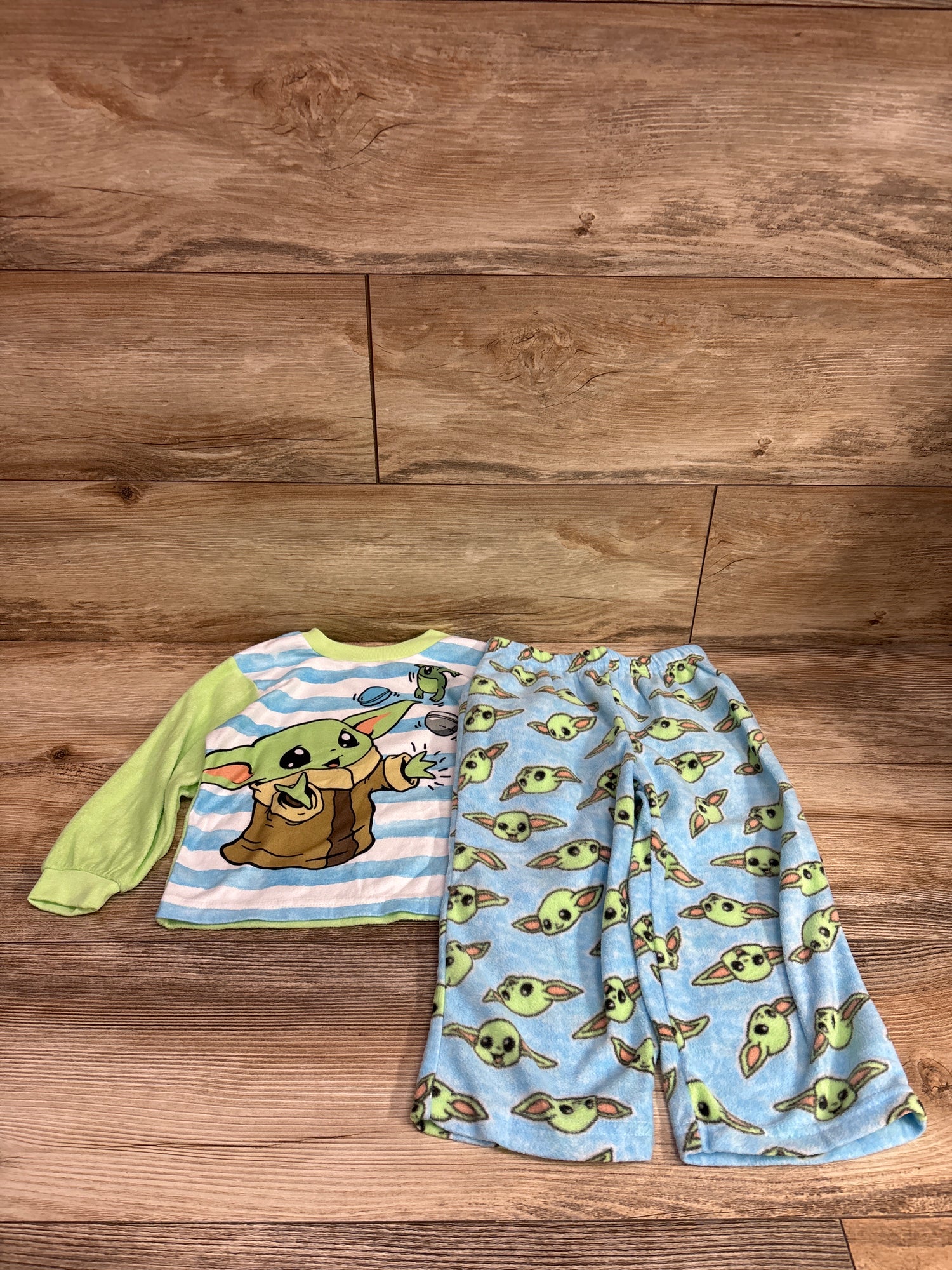 Star Wars 2pc Pajama Set Green sz 3T