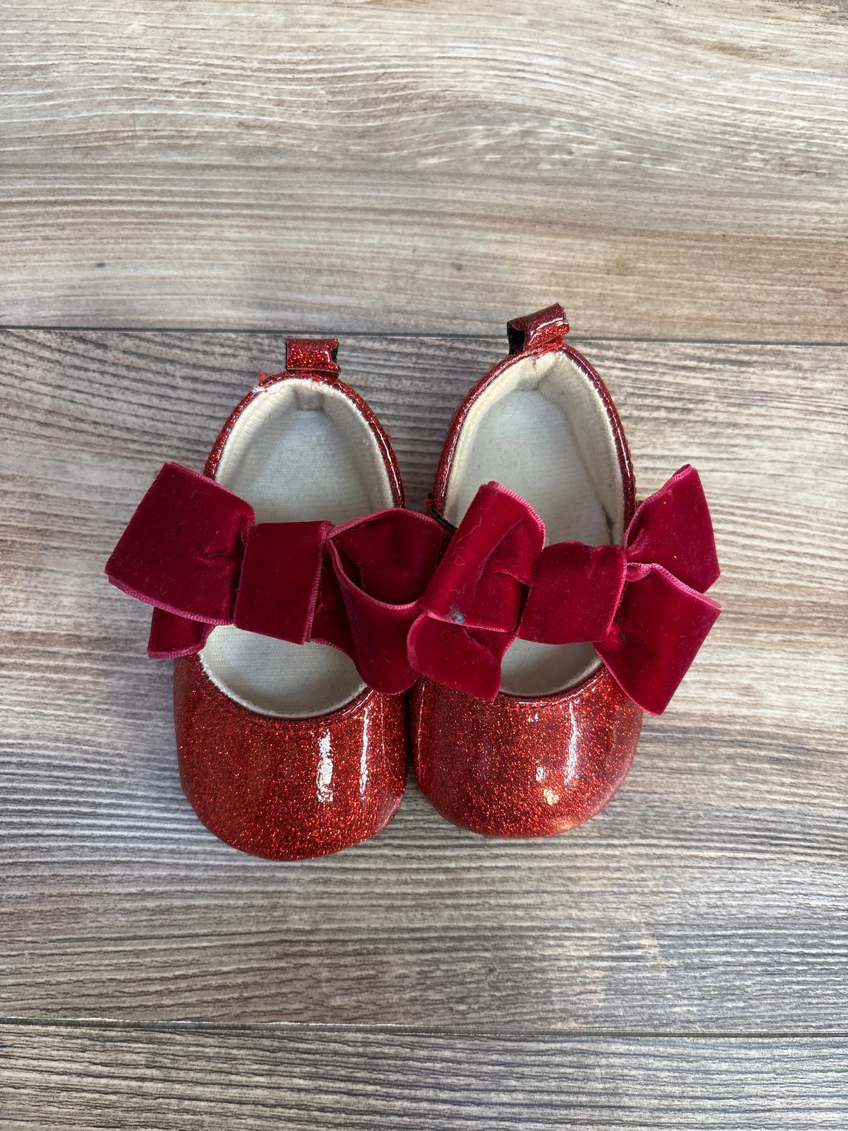 Mary Jane Crib Shoes w/ Bow Detail, Red Glitter sz 3c